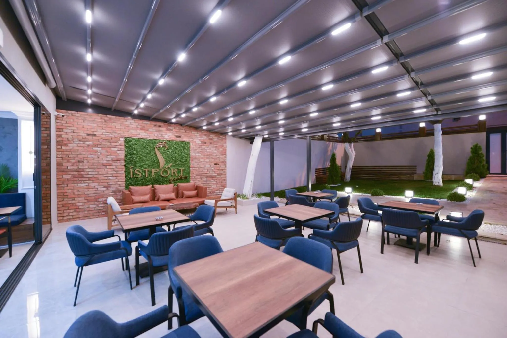 Restaurant/places to eat in İSTPORT GARDEN HOTELS