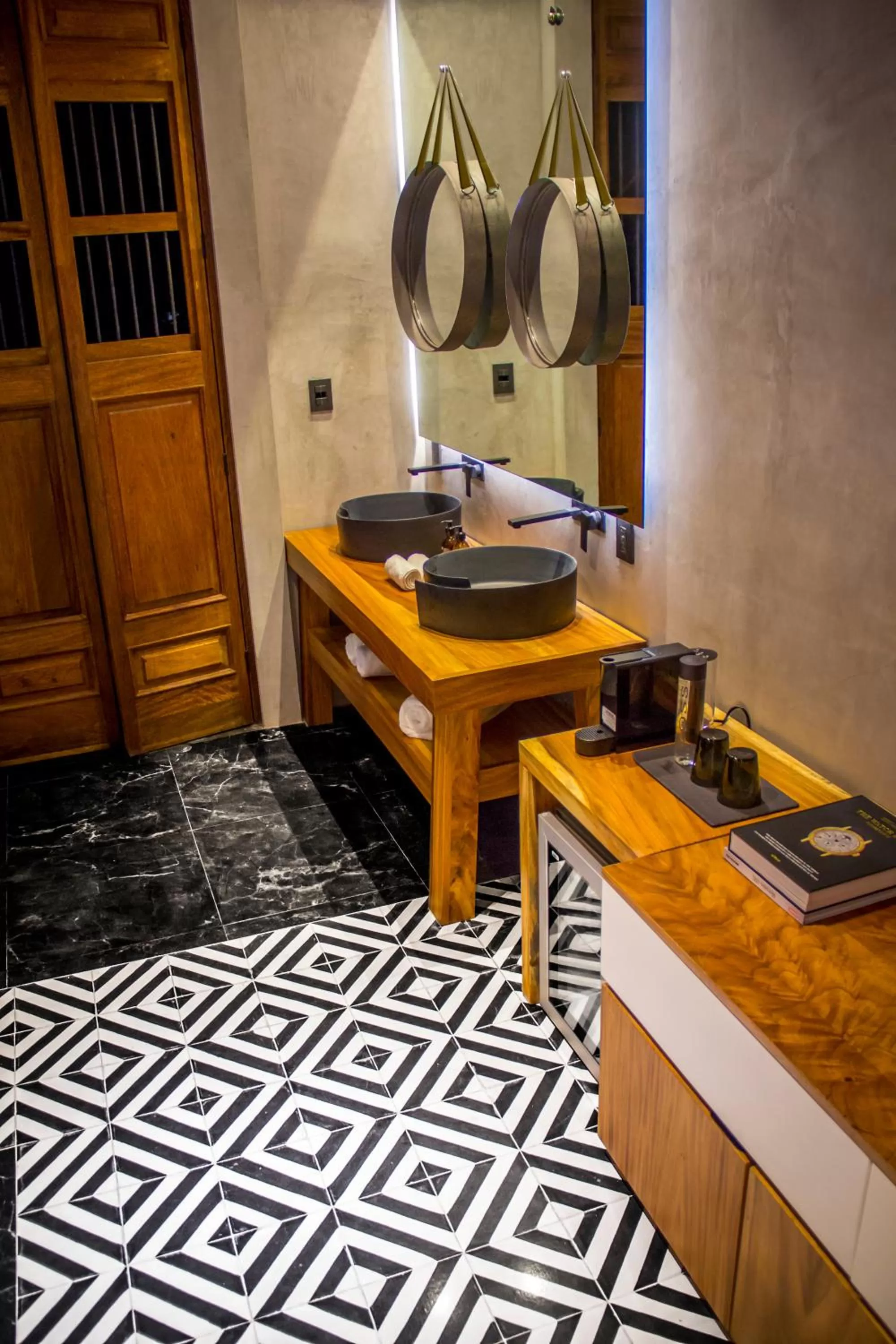 Bathroom in Diez Diez Collection