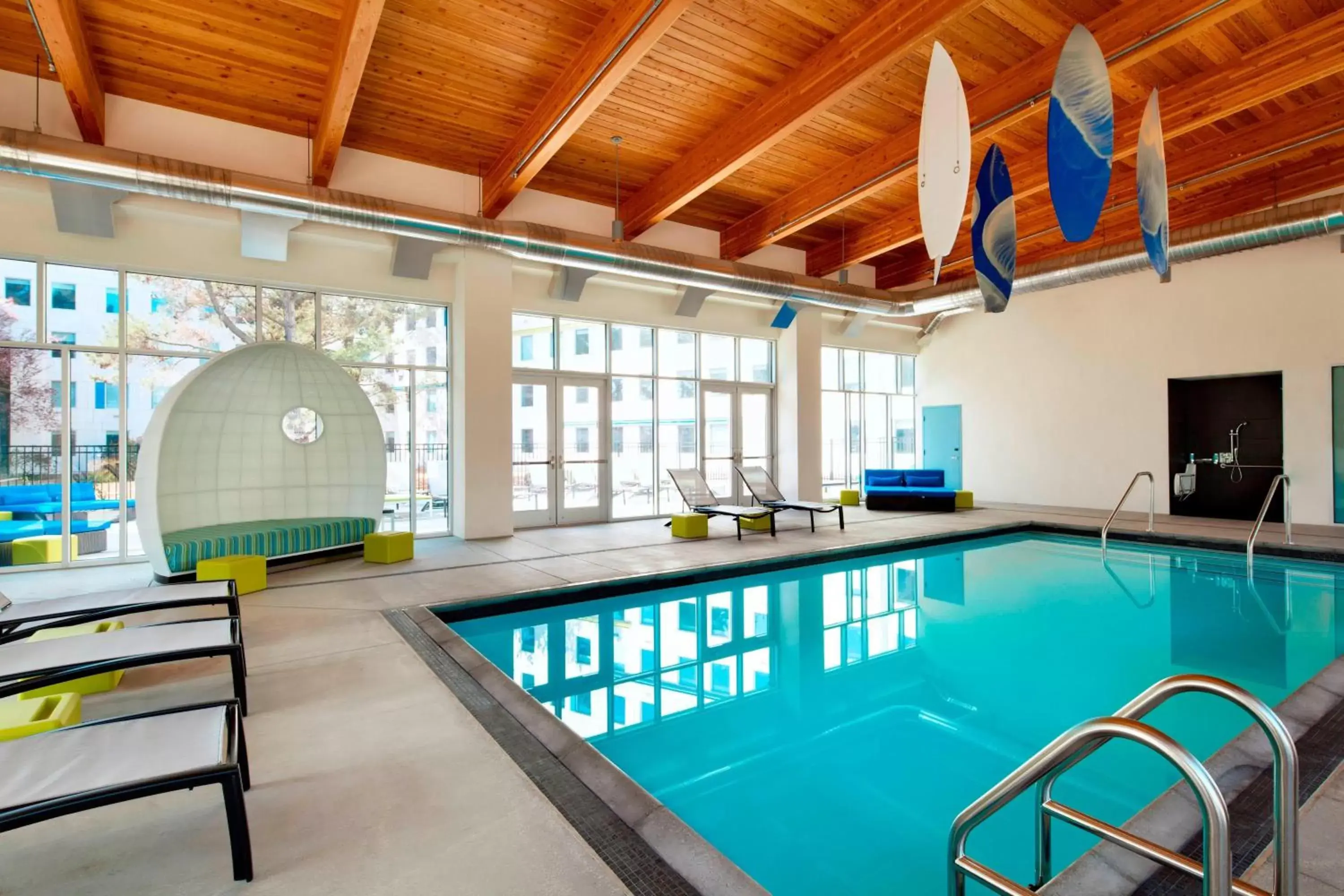 Swimming Pool in Aloft San Francisco Airport