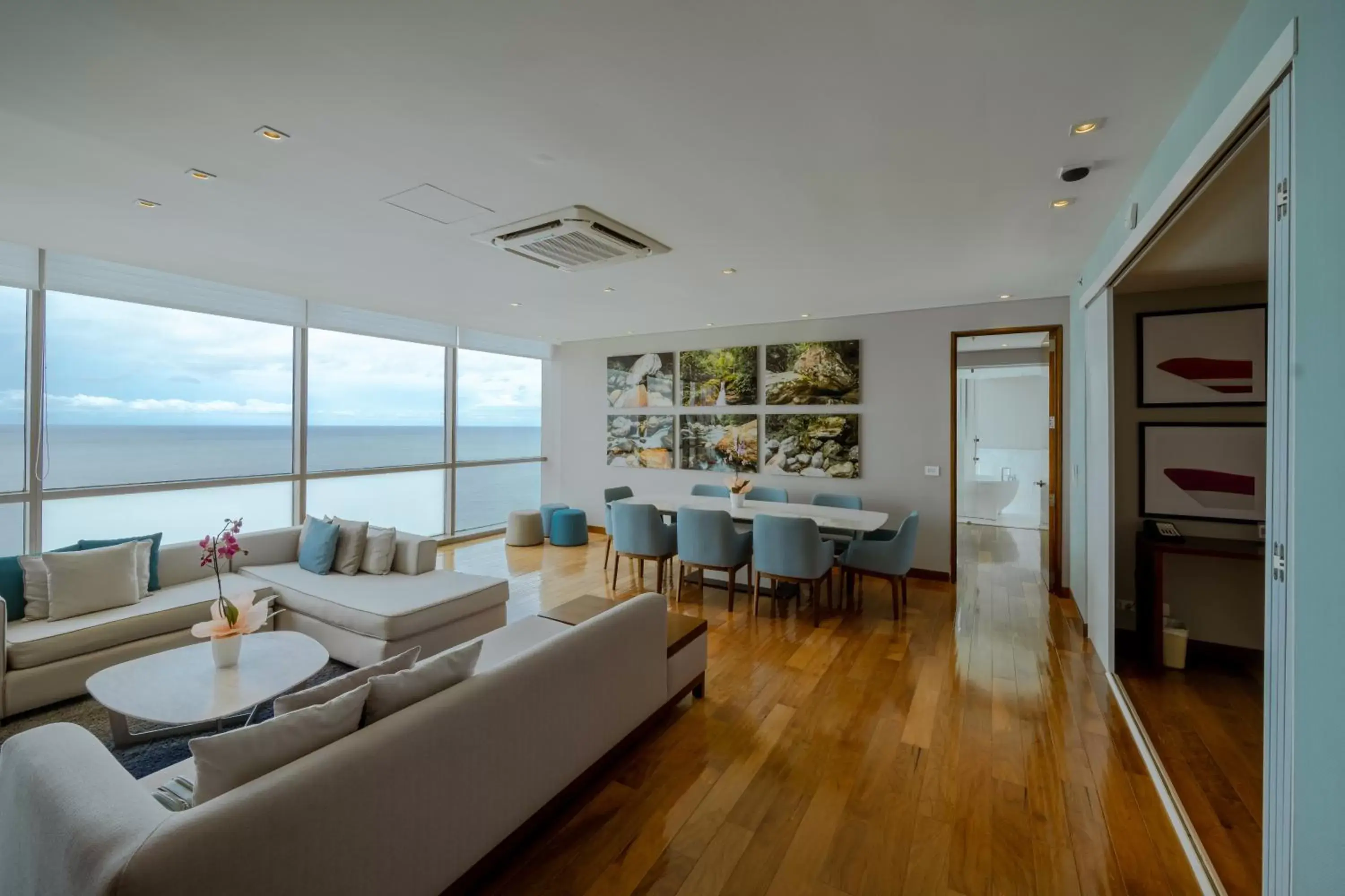 Seating area in Hotel InterContinental Cartagena, an IHG Hotel