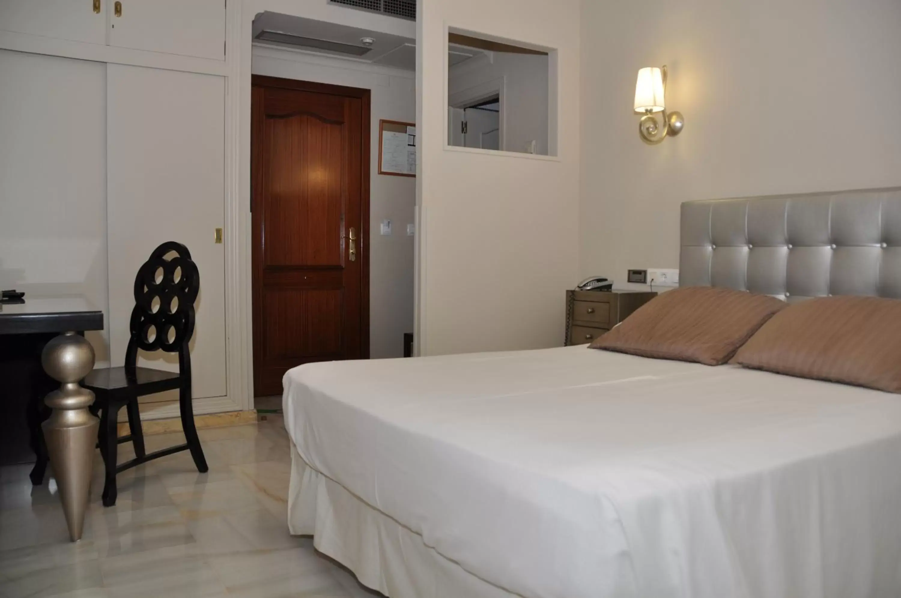 Photo of the whole room, Bed in Hotel Sercotel Doña Carmela