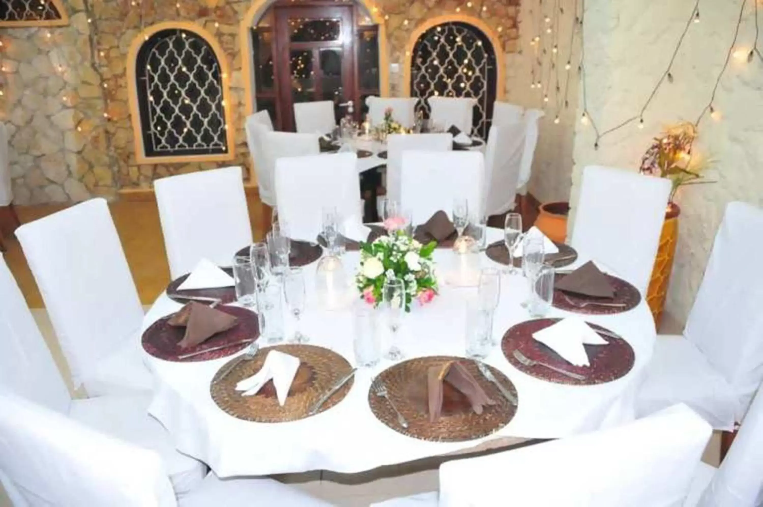 Banquet/Function facilities, Restaurant/Places to Eat in Jangwani Sea Breeze Resort