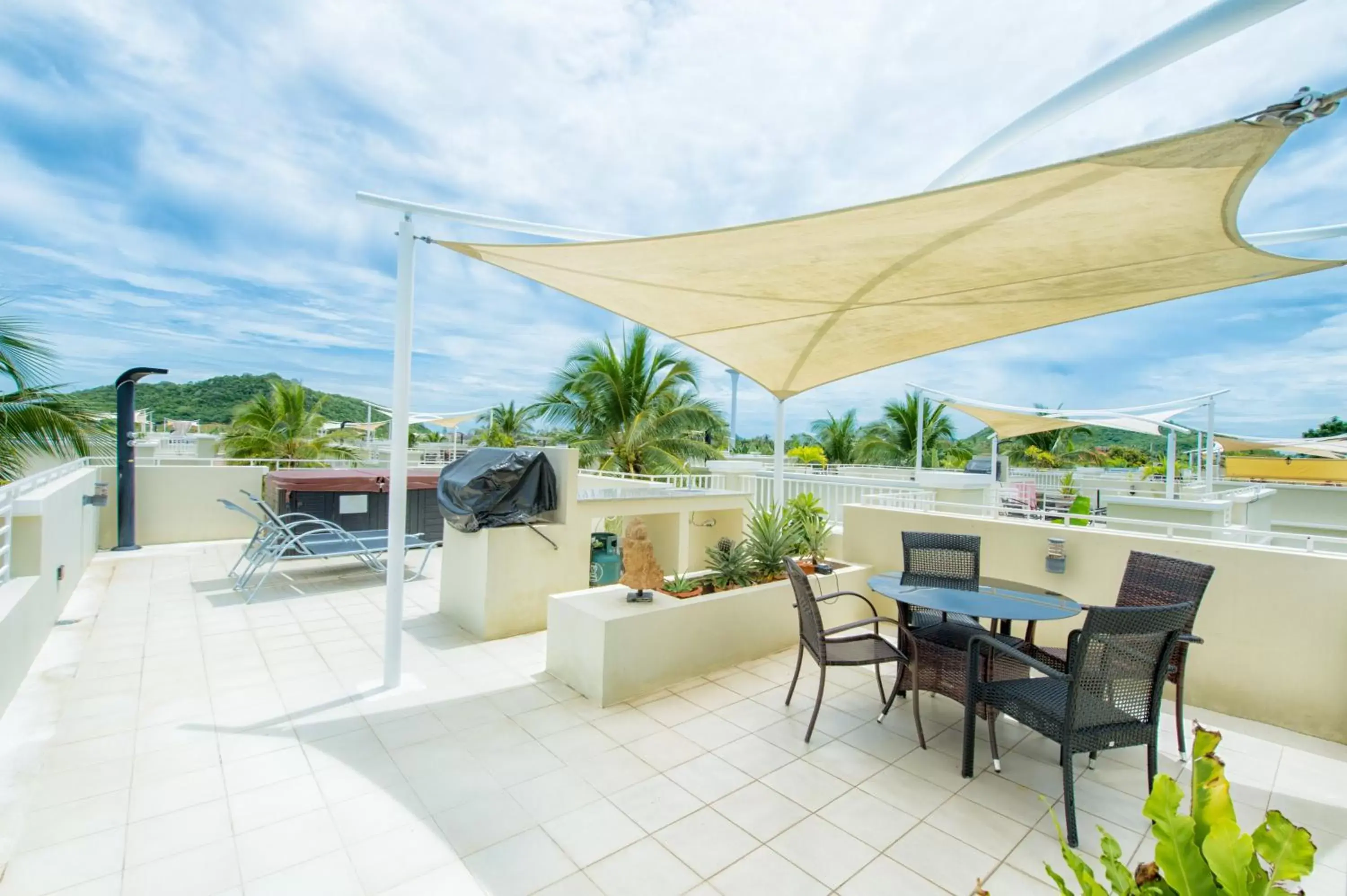 Balcony/Terrace in Oriental Beach Pearl Resort