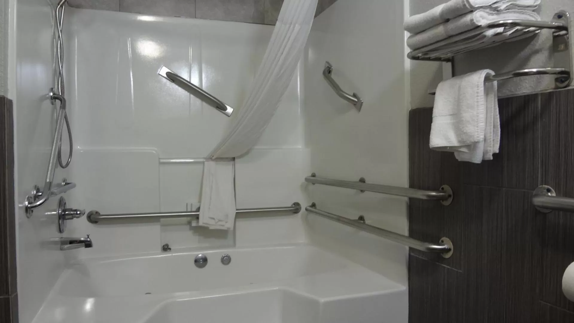 Shower in Days Inn by Wyndham Hernando