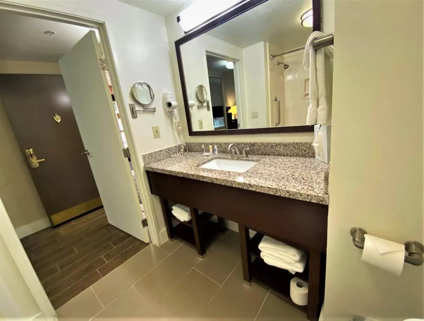 Bathroom in Comfort Suites Tulare