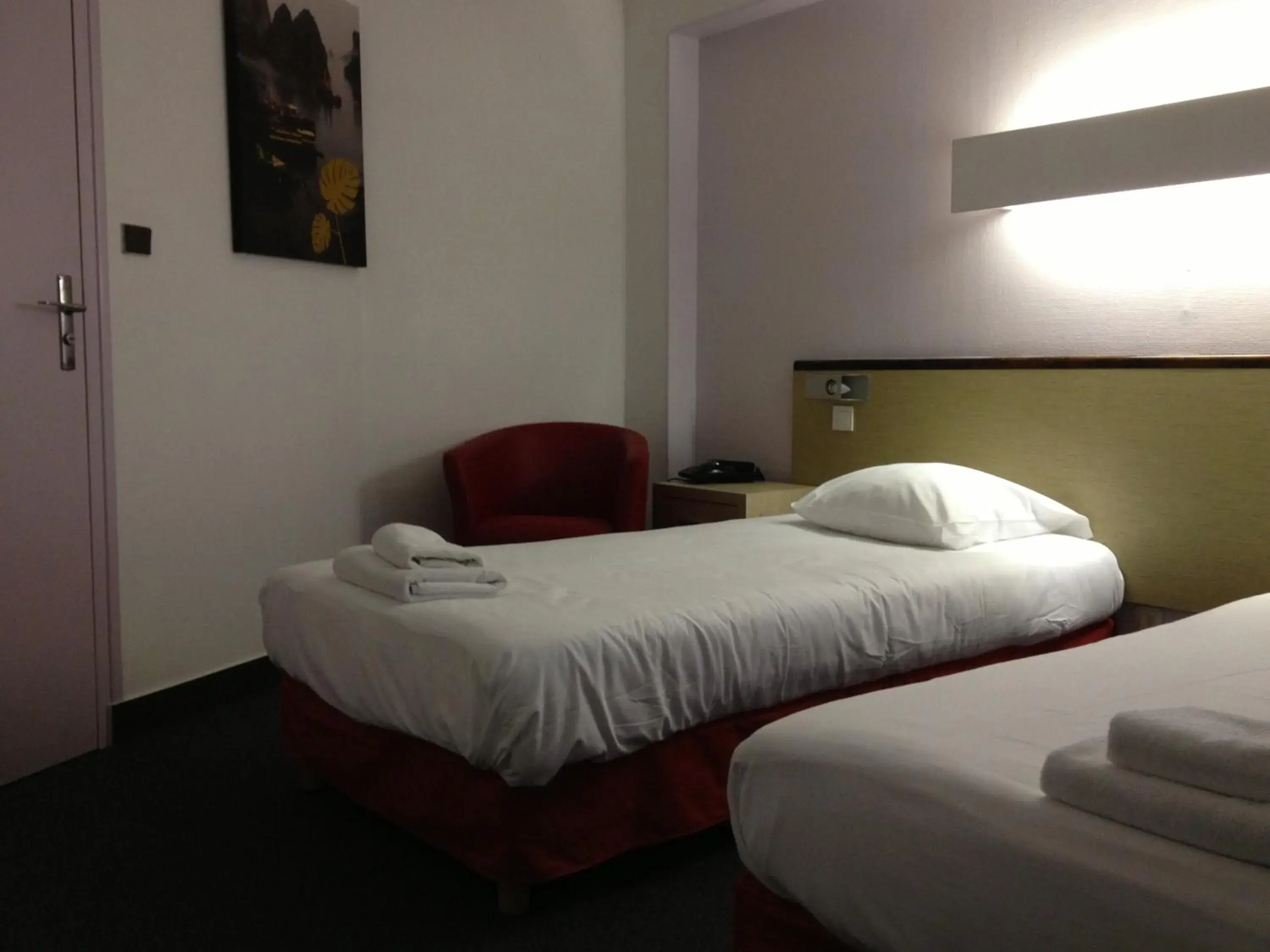 Bedroom, Bed in Hotel Couleurs Sud