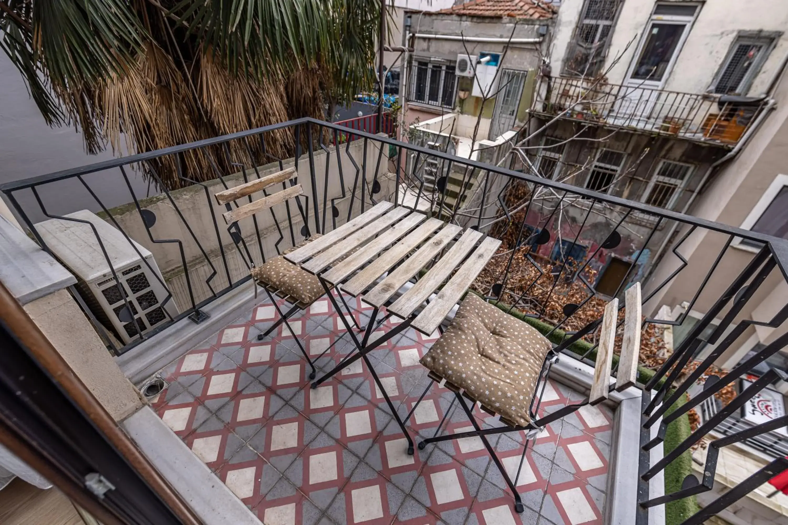 Balcony/Terrace in Calanthe Residence