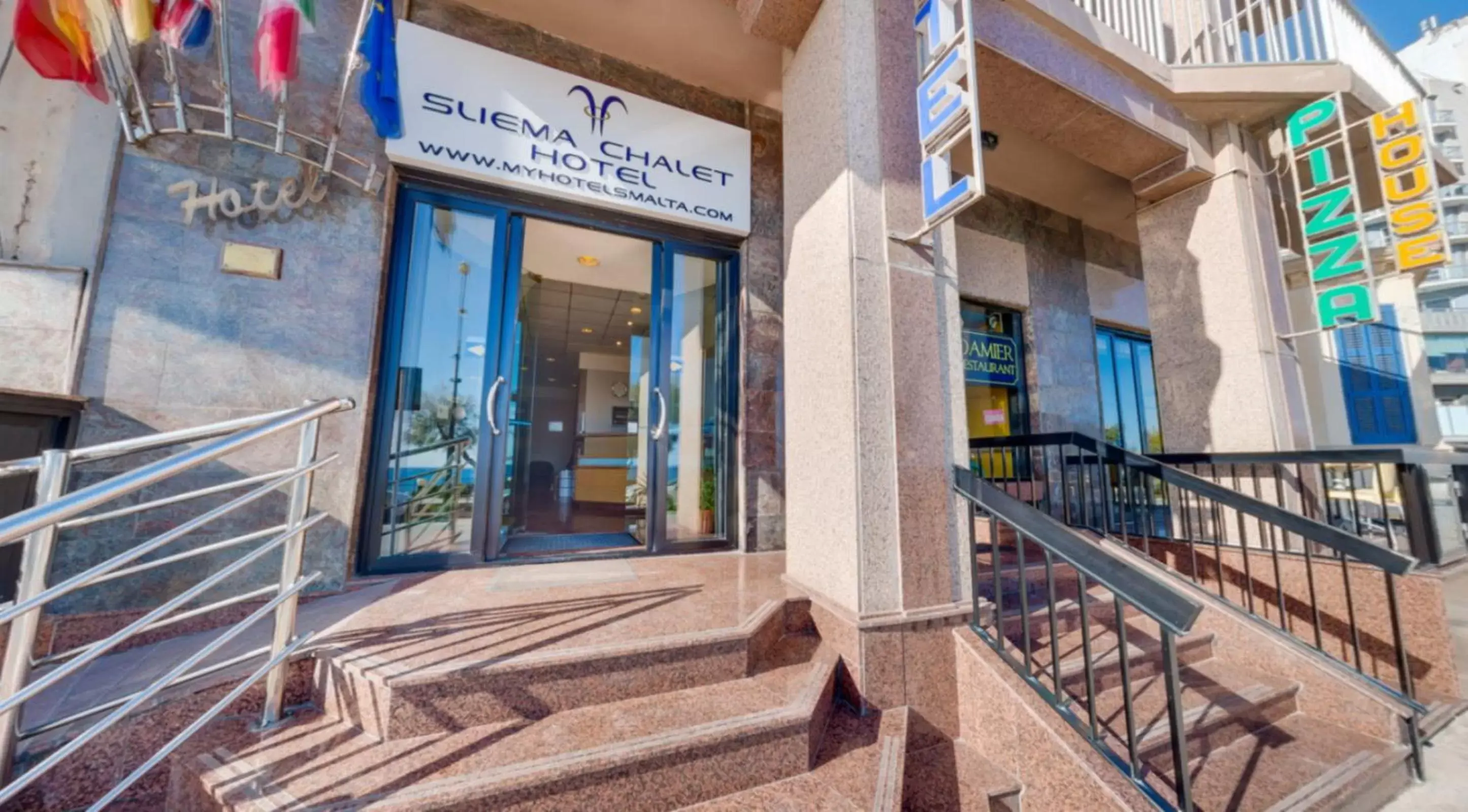 Facade/entrance in Sliema Chalet Hotel