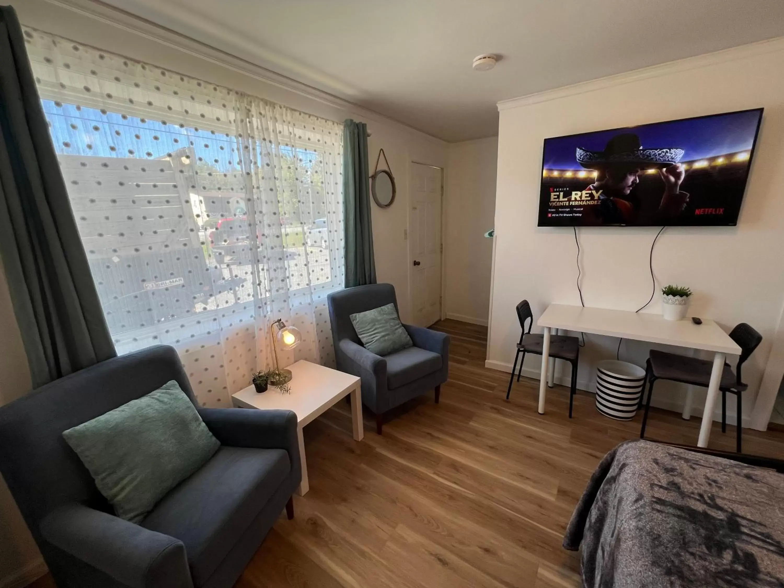 Seating Area in Cobmin Ridge Motel