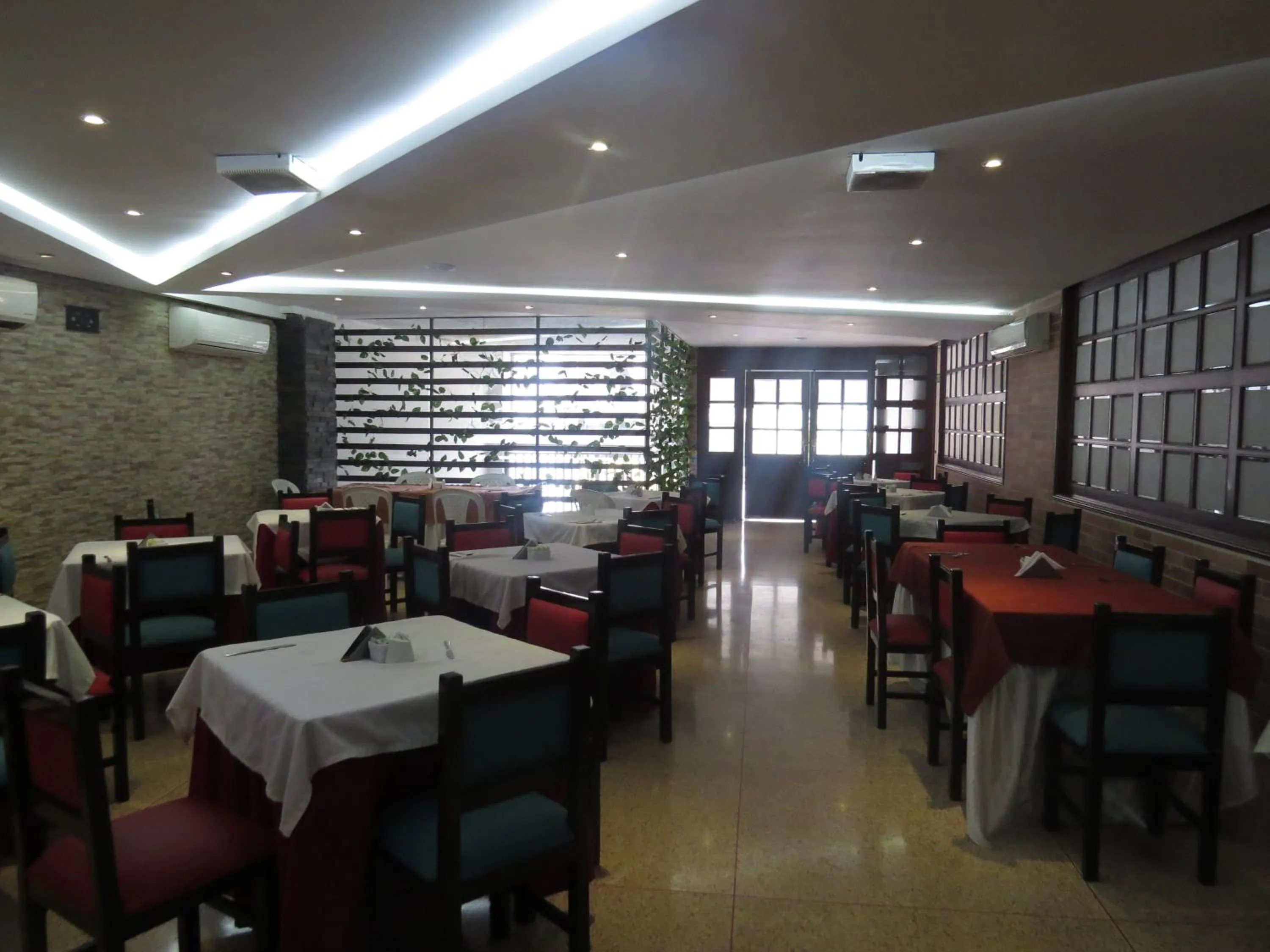 Restaurant/places to eat in Hotel León Dorado