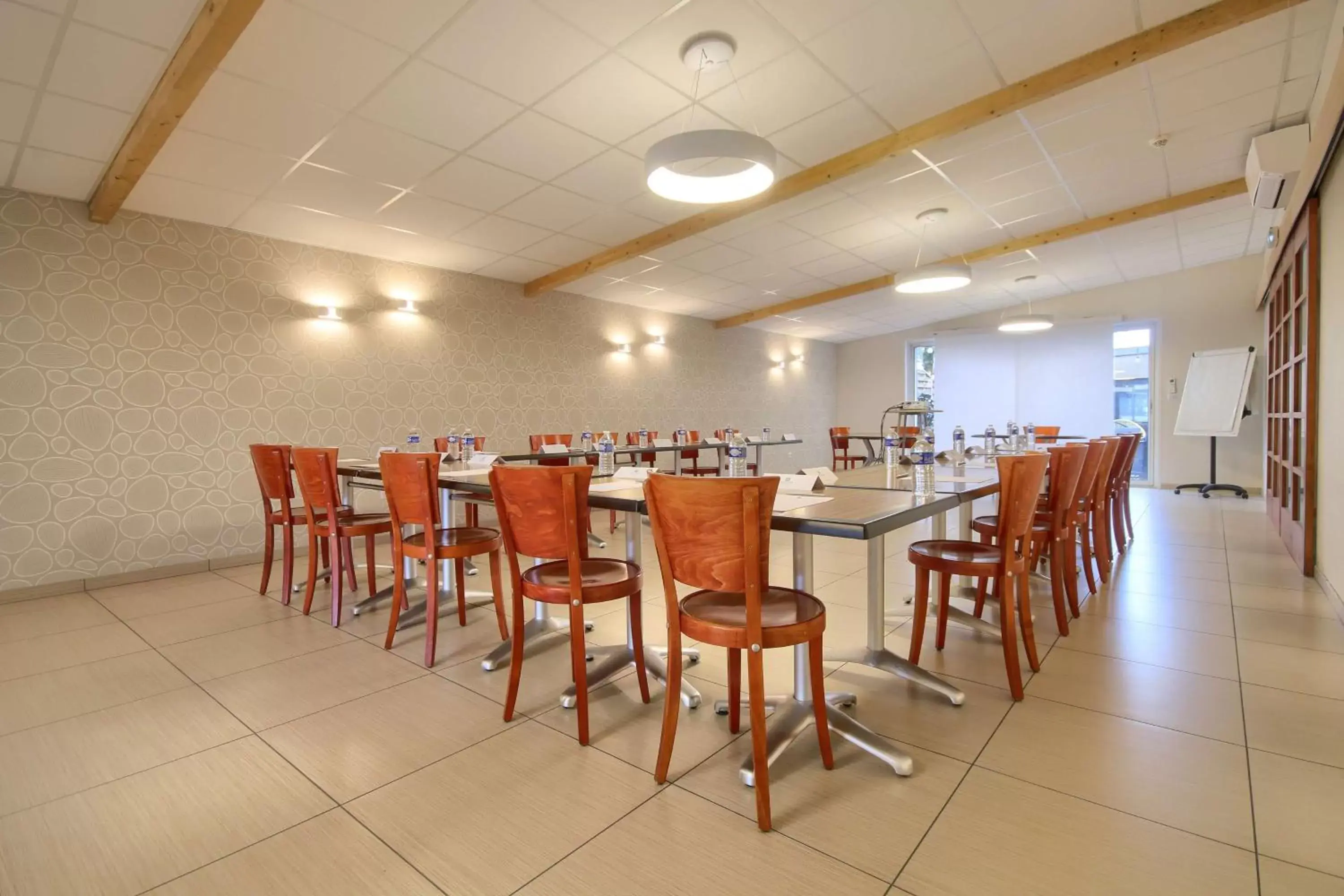 On site, Restaurant/Places to Eat in Sure Hotel by Best Western Reims Nord