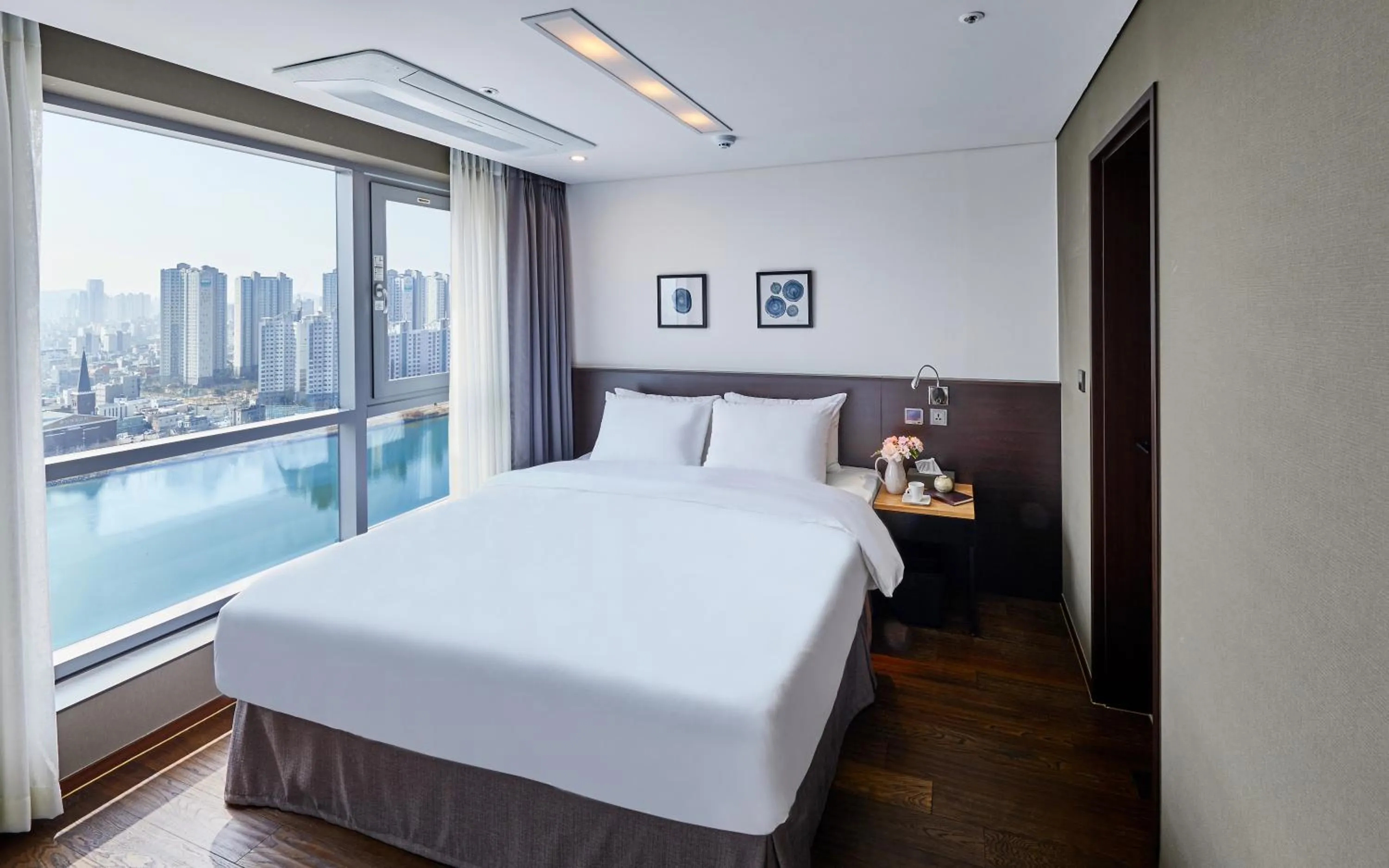 Bedroom in hotel riverside