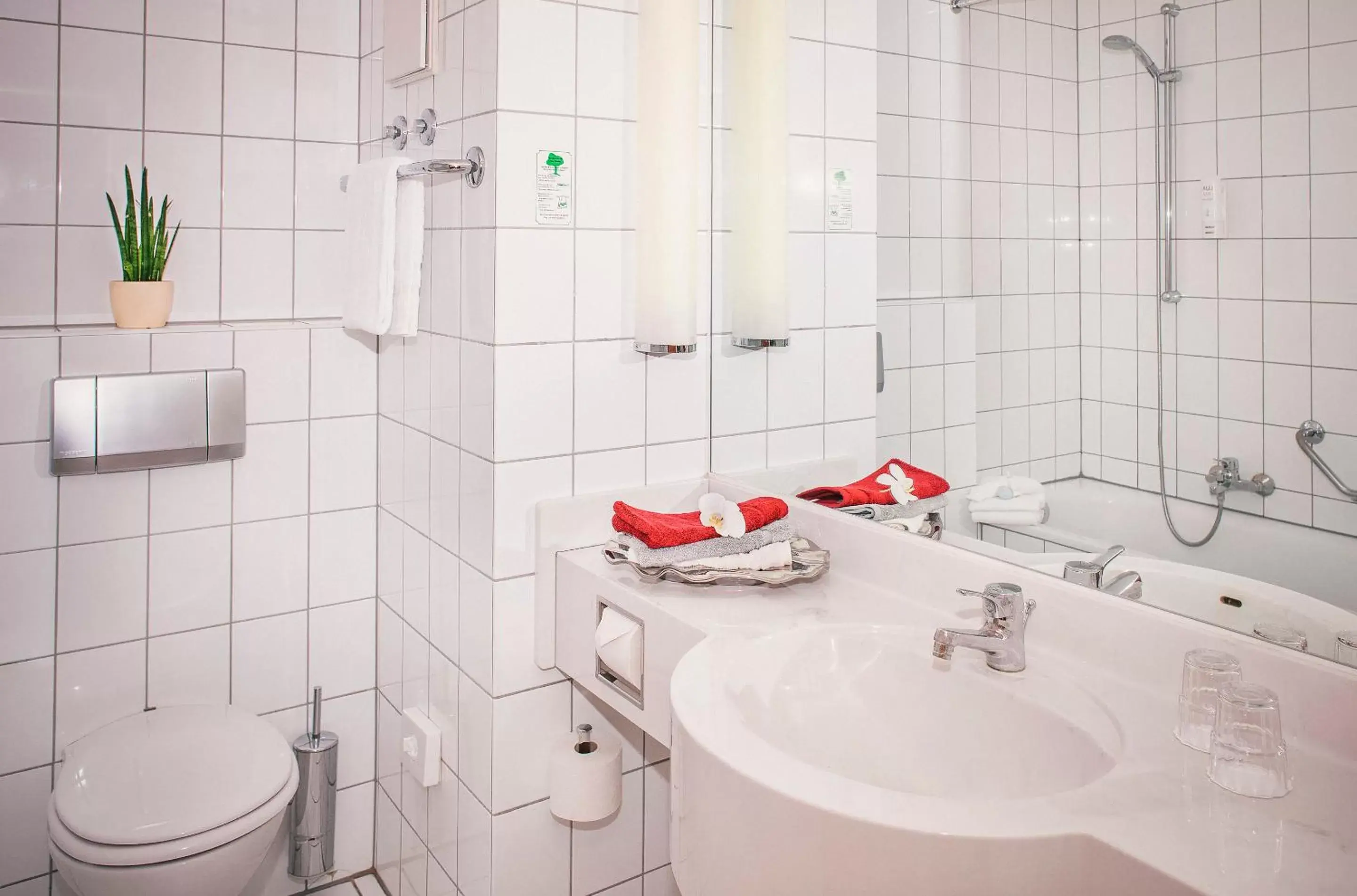 Bathroom in Vienna House Easy by Wyndham Limburg