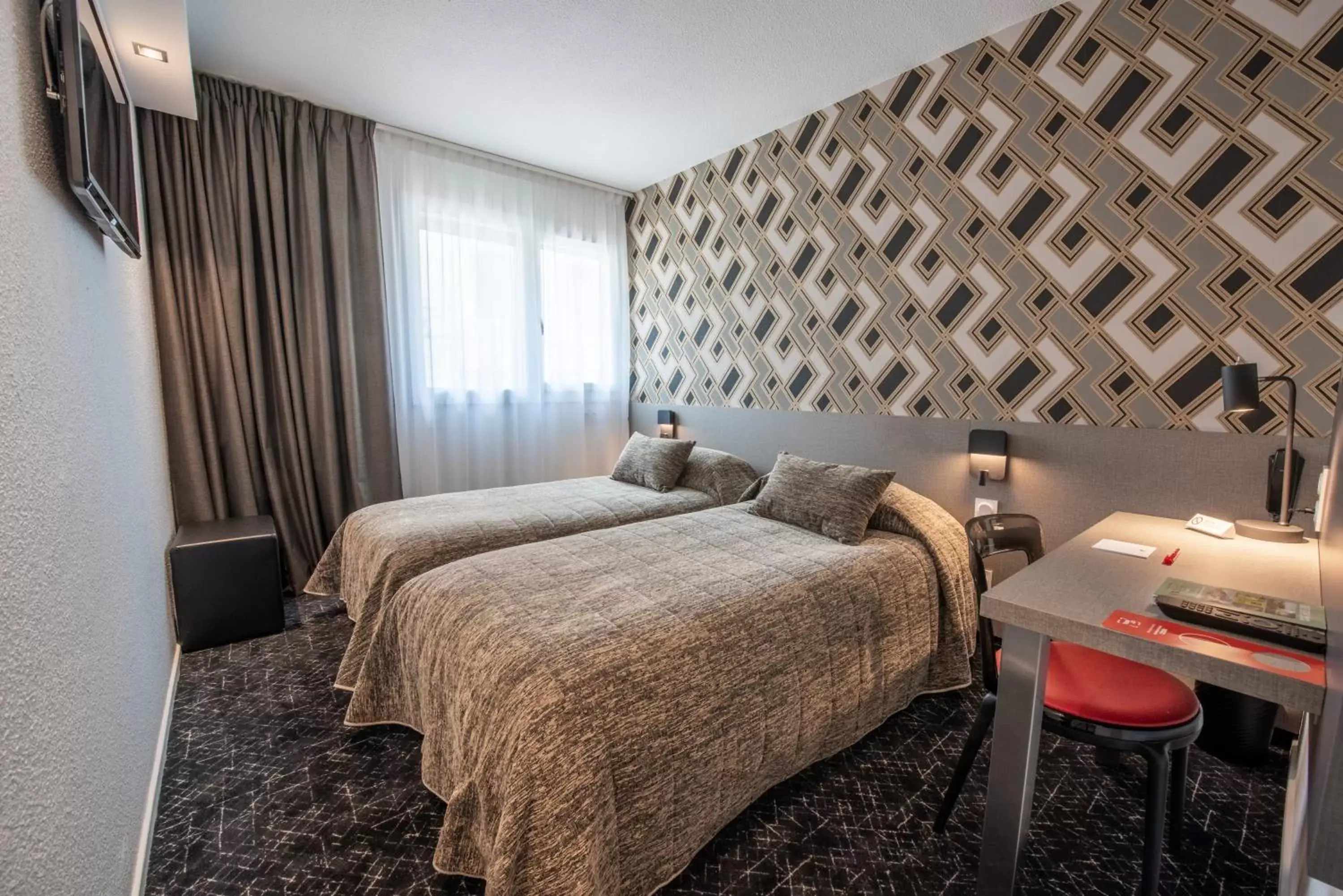 Bedroom, Bed in Cit'Hotel Stim'Otel