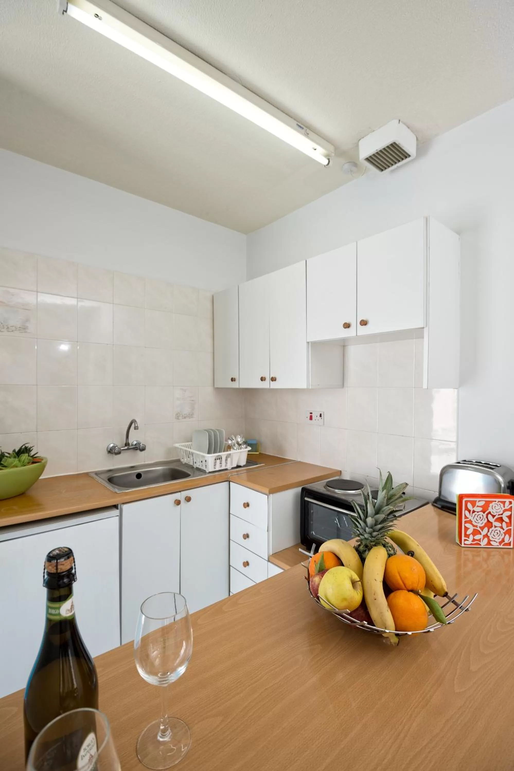 Kitchen or kitchenette in Sunny Hill Hotel Apartments