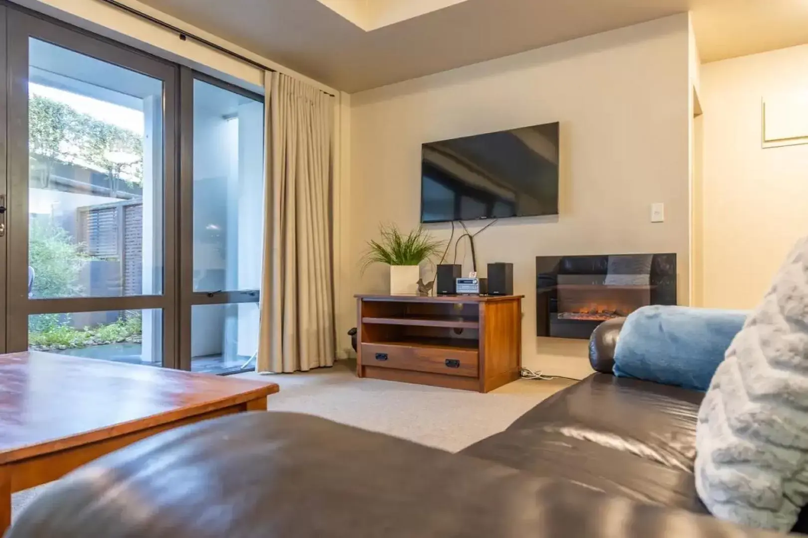 Living room, TV/Entertainment Center in The Glebe Apartments