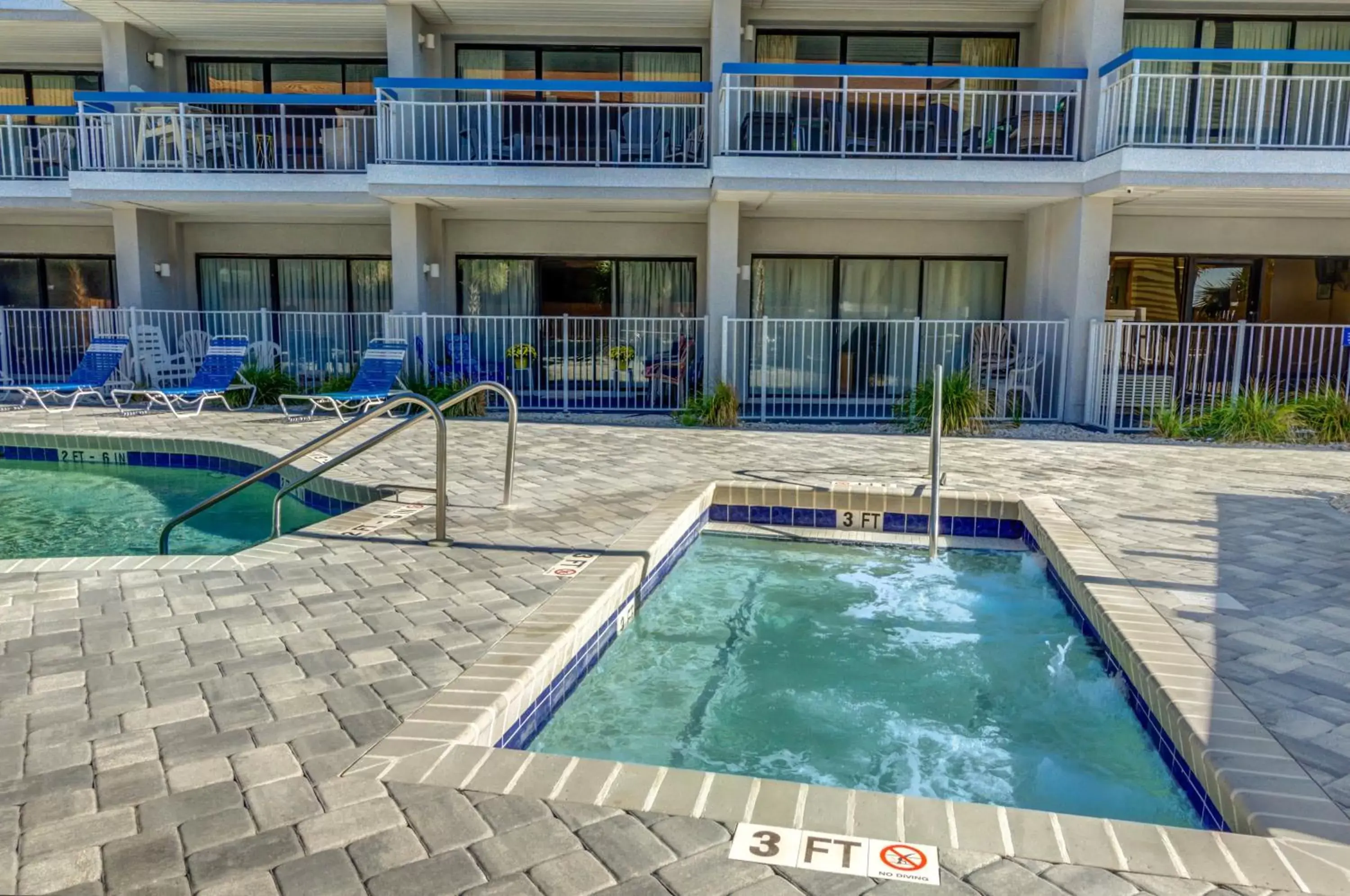 Hot Tub, Swimming Pool in Forest Dunes Resort