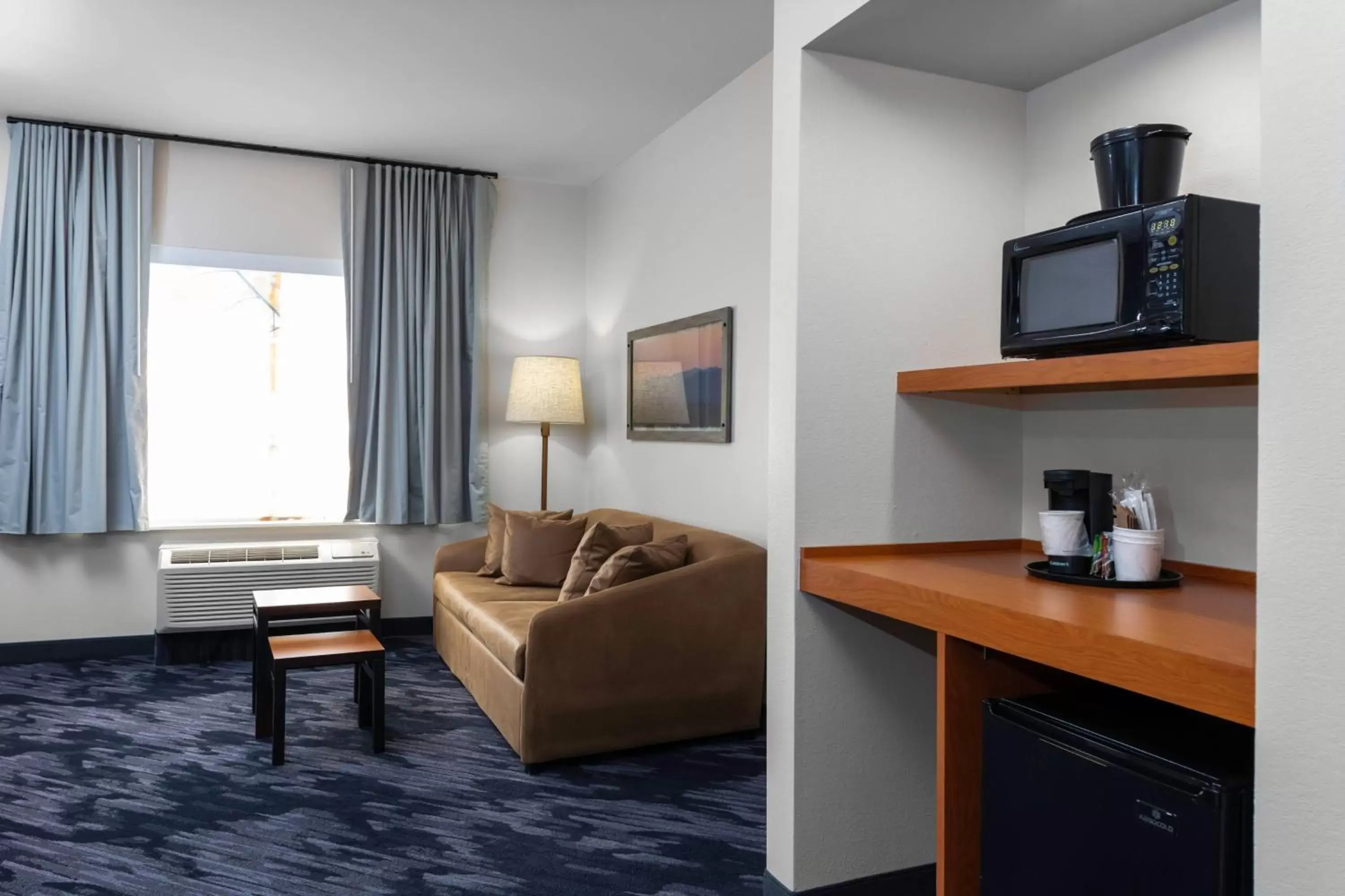 Living room, Seating Area in Fairfield Inn & Suites by Marriott Wichita Downtown