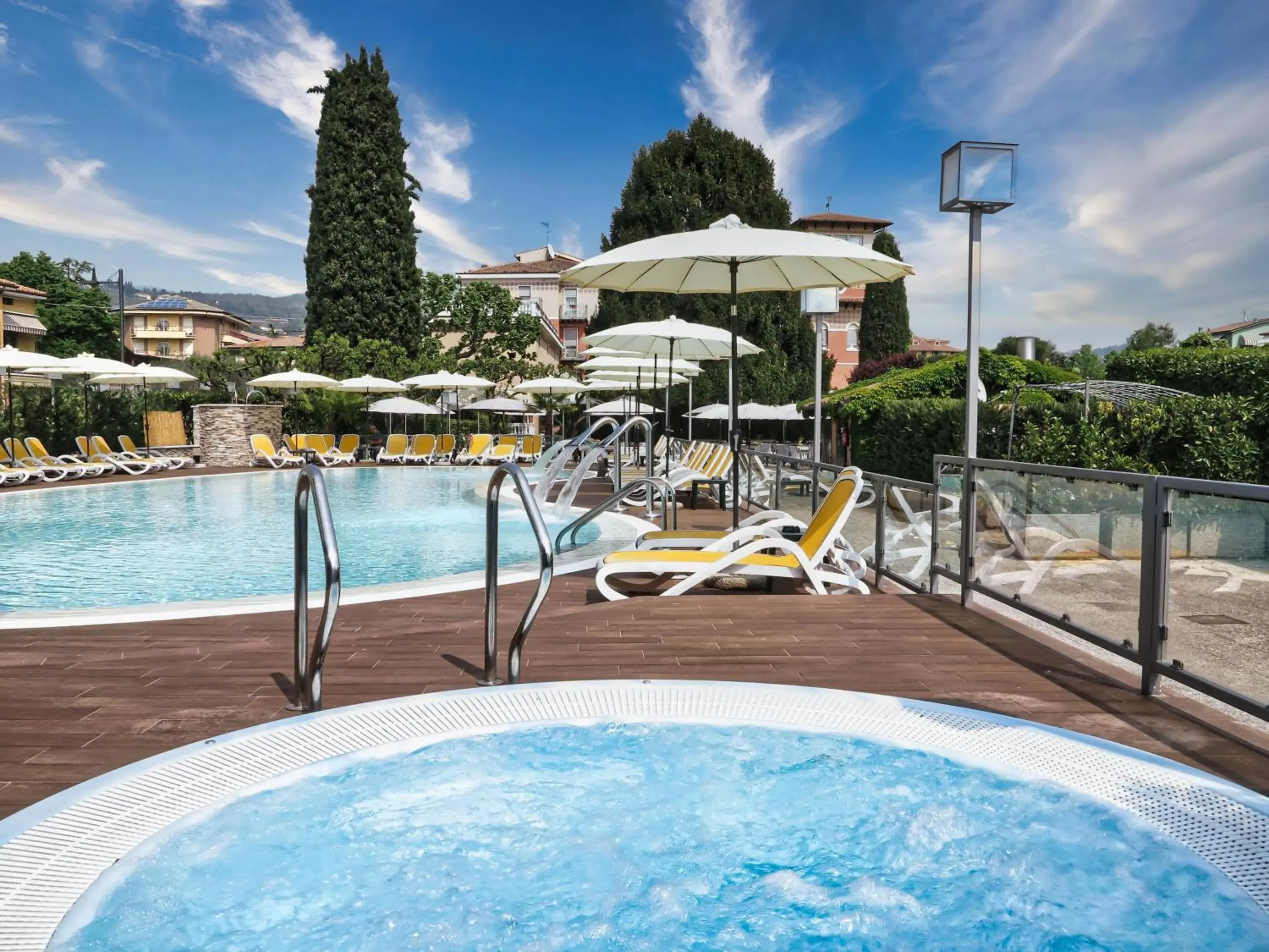 Swimming Pool in Hotel Villa Mulino ***S