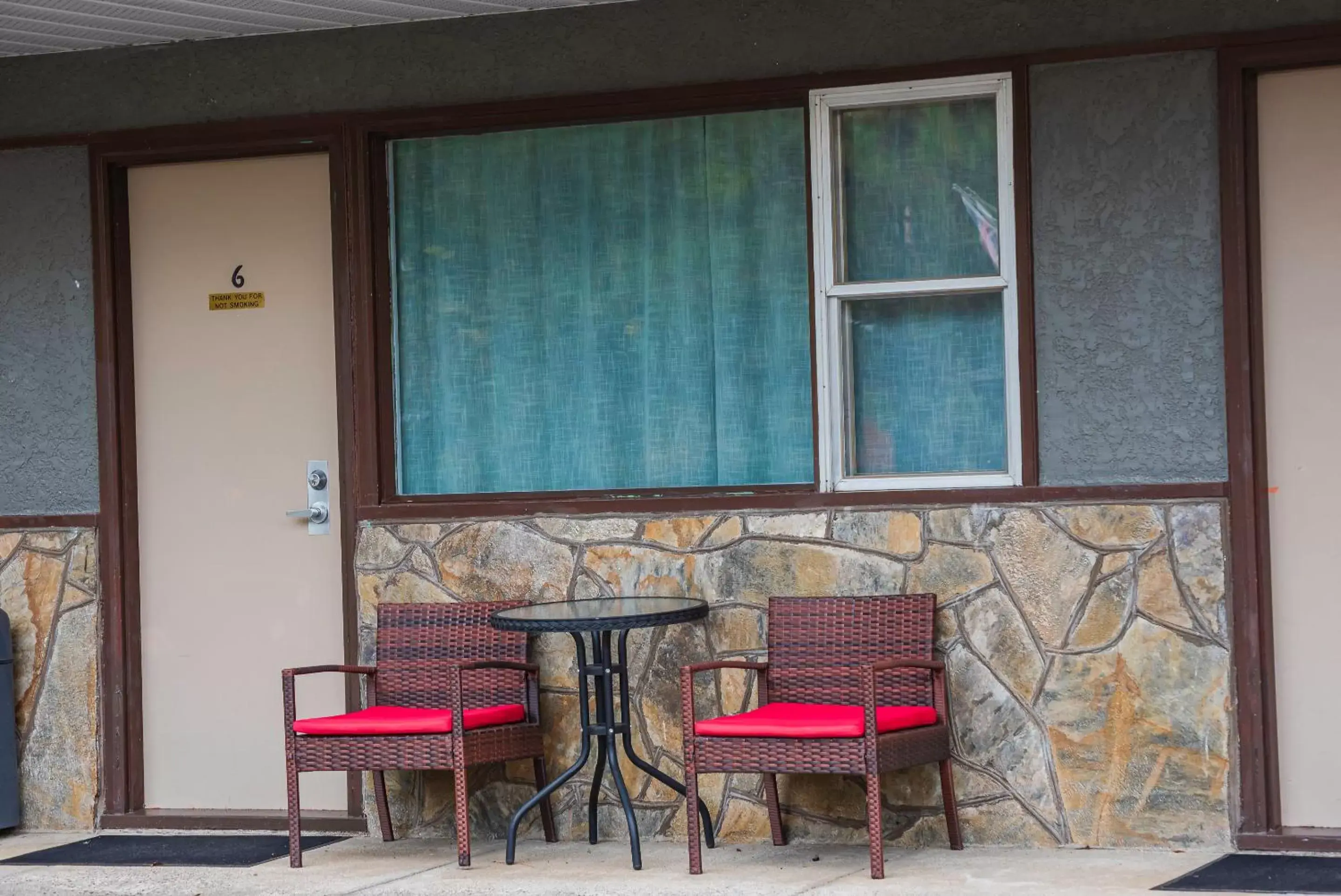 Balcony/Terrace in Lakeview Motel