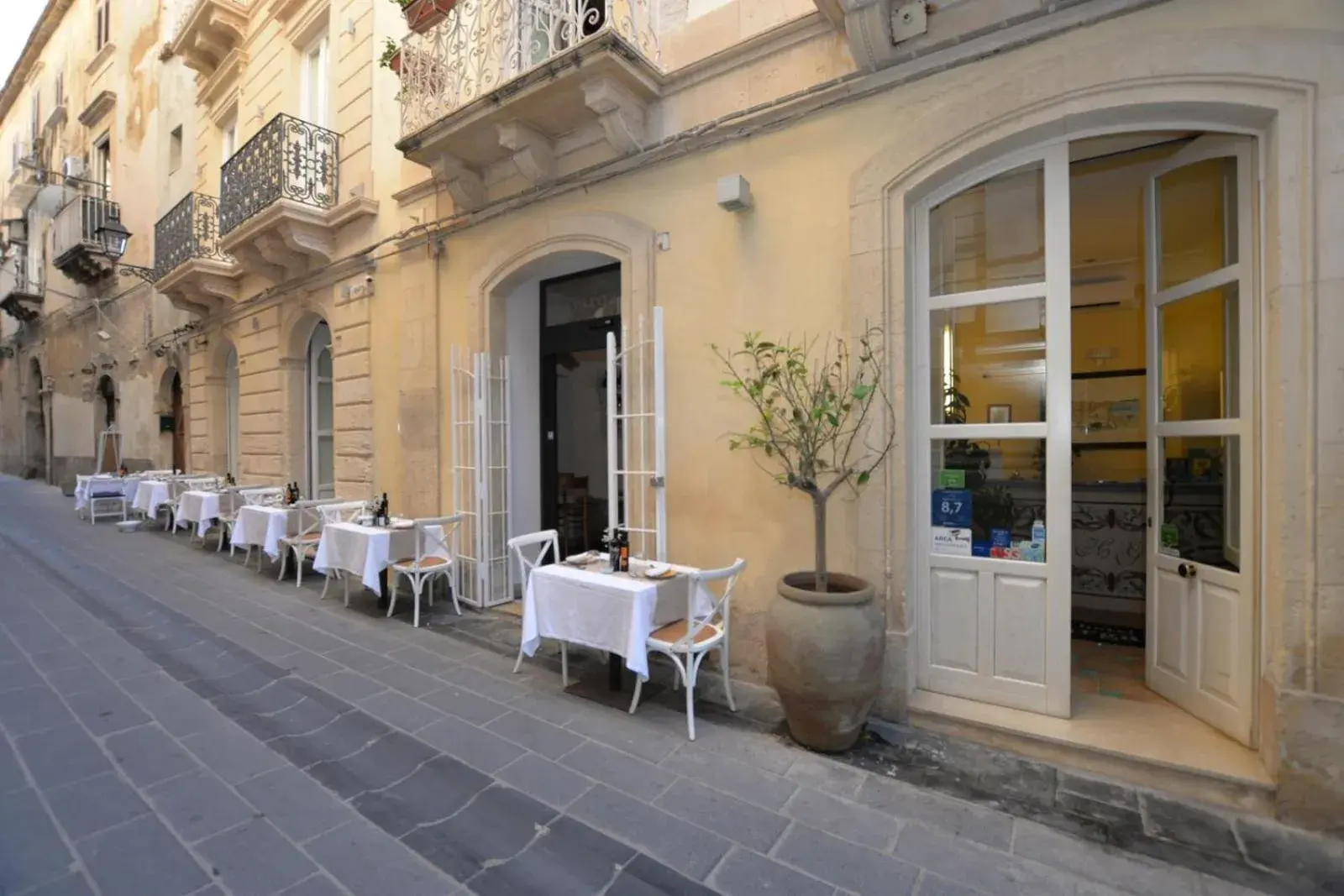 Facade/entrance, Restaurant/Places to Eat in Hotel Gargallo