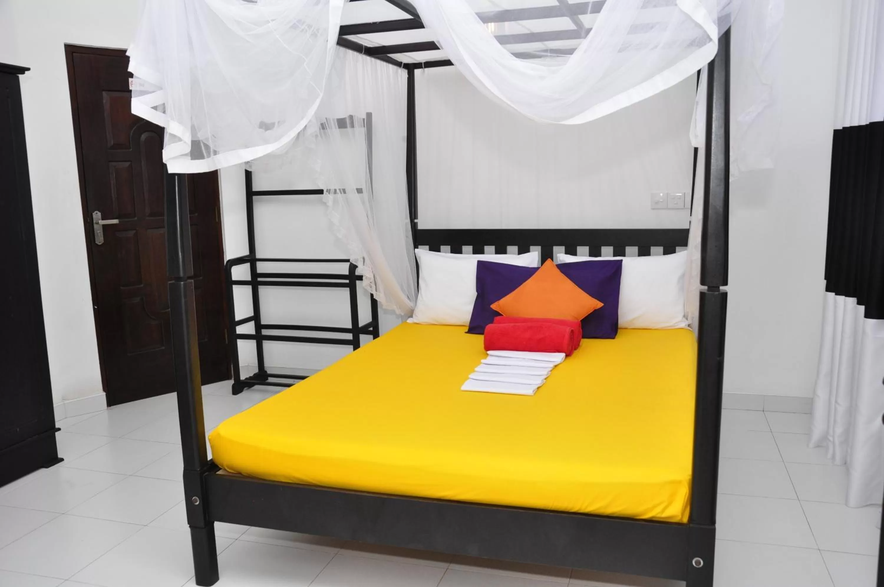 Bed in Bon Accord Mirissa