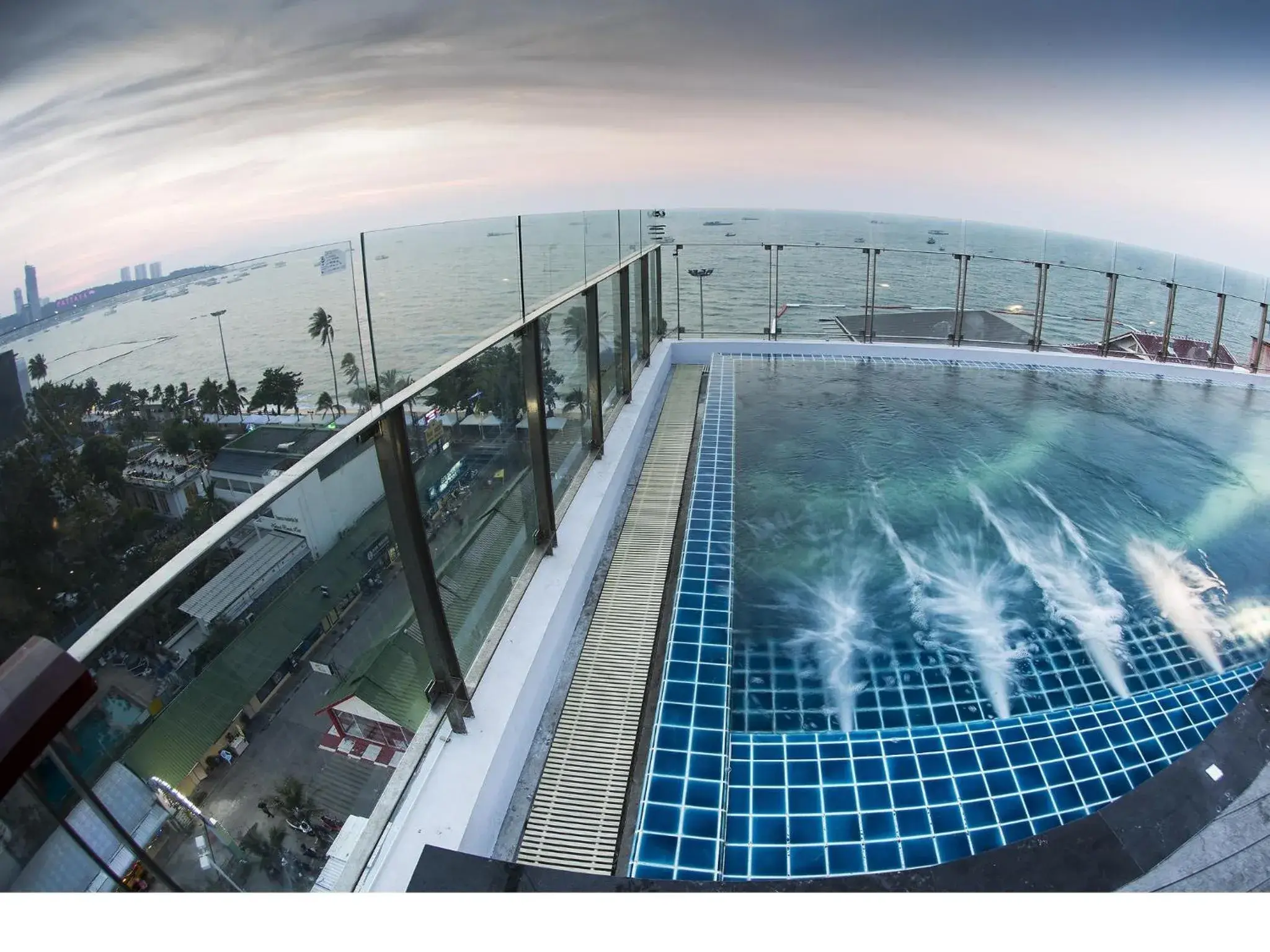 Pool view, Swimming Pool in Serenotel Pattaya