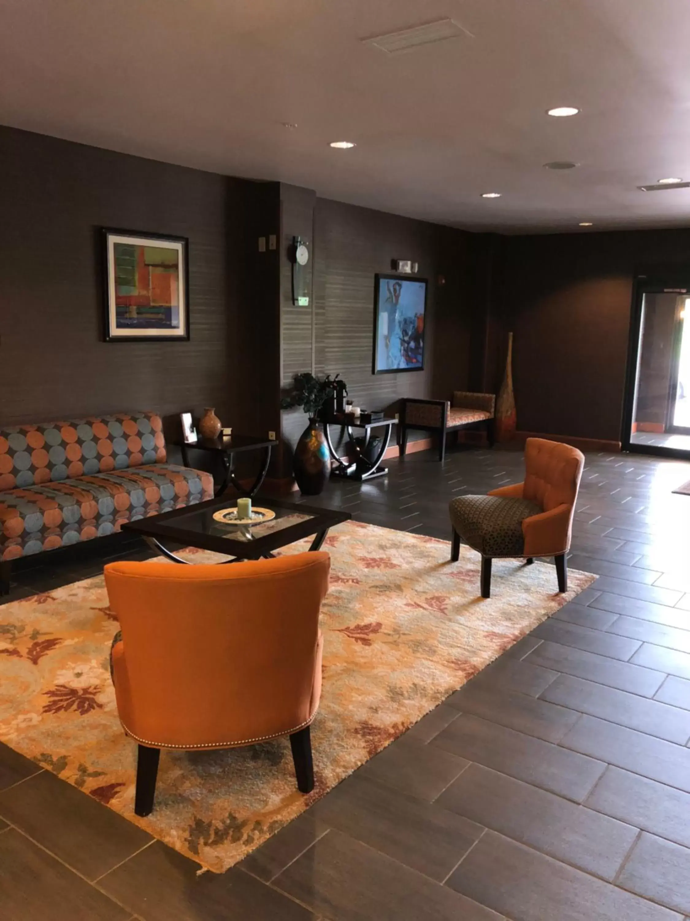 Seating Area in Countryview Inn & Suites