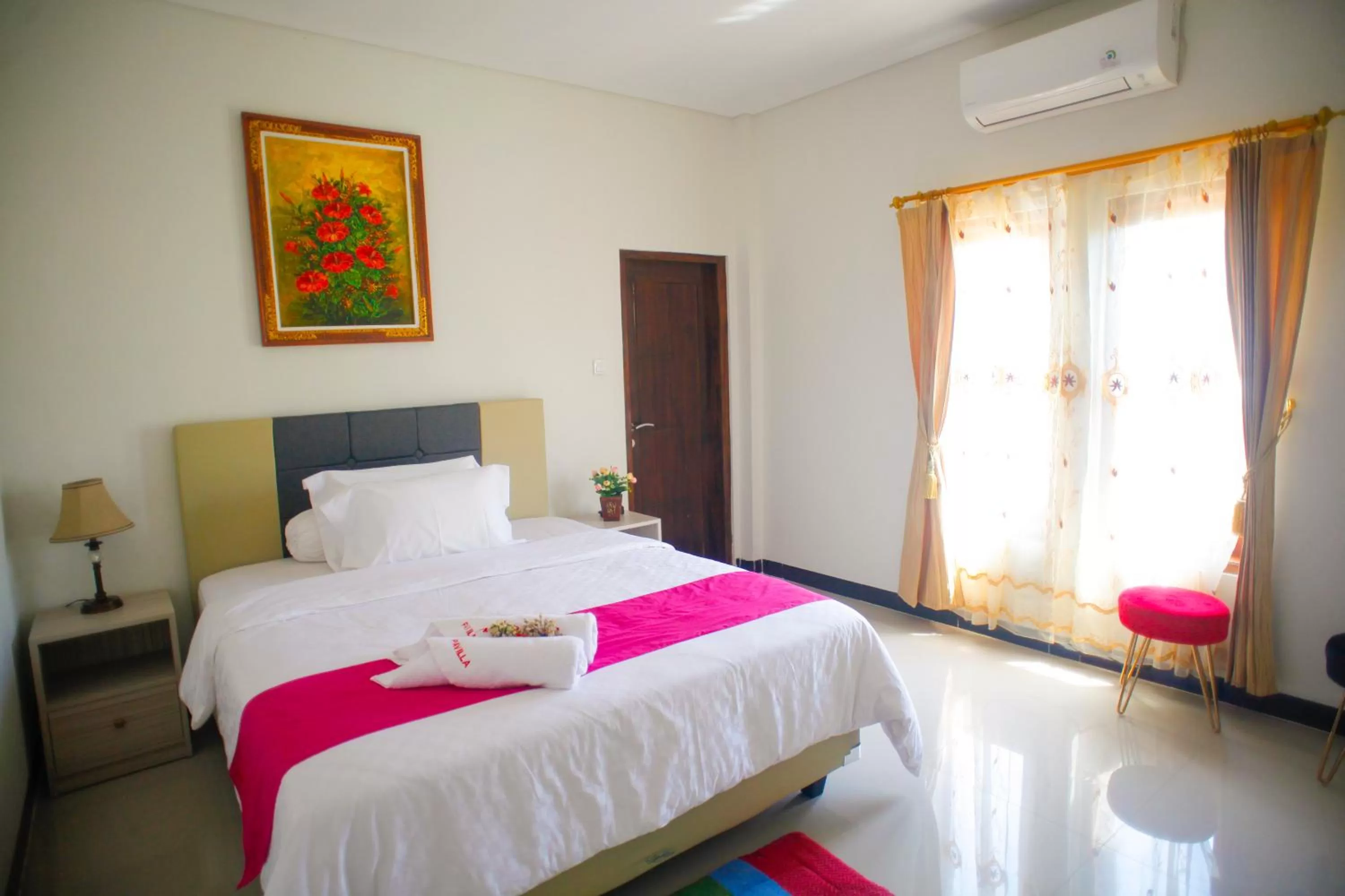 Photo of the whole room, Bed in Pavilla Labuan Bajo