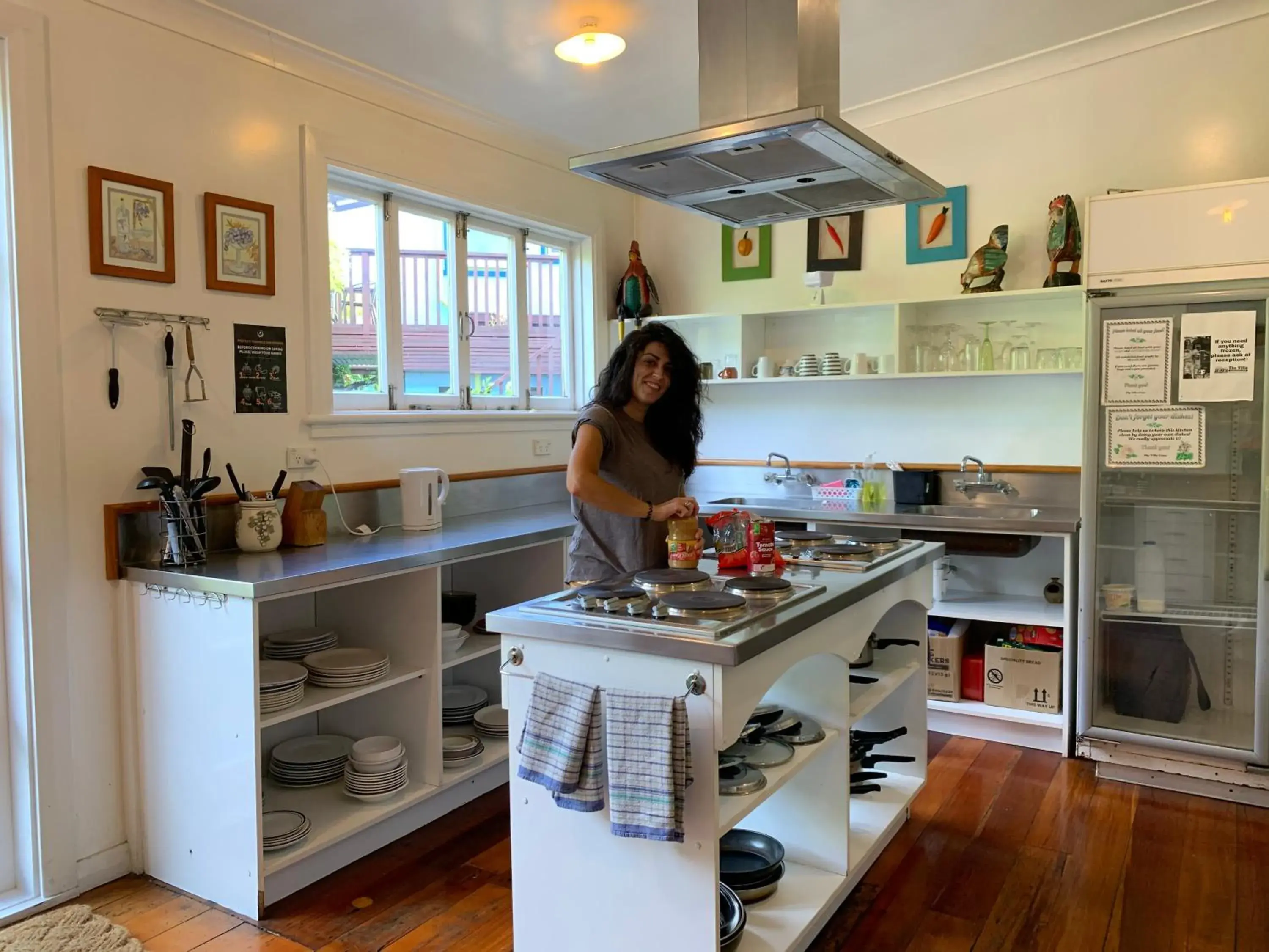 Kitchen or kitchenette in The Villa Backpackers Lodge