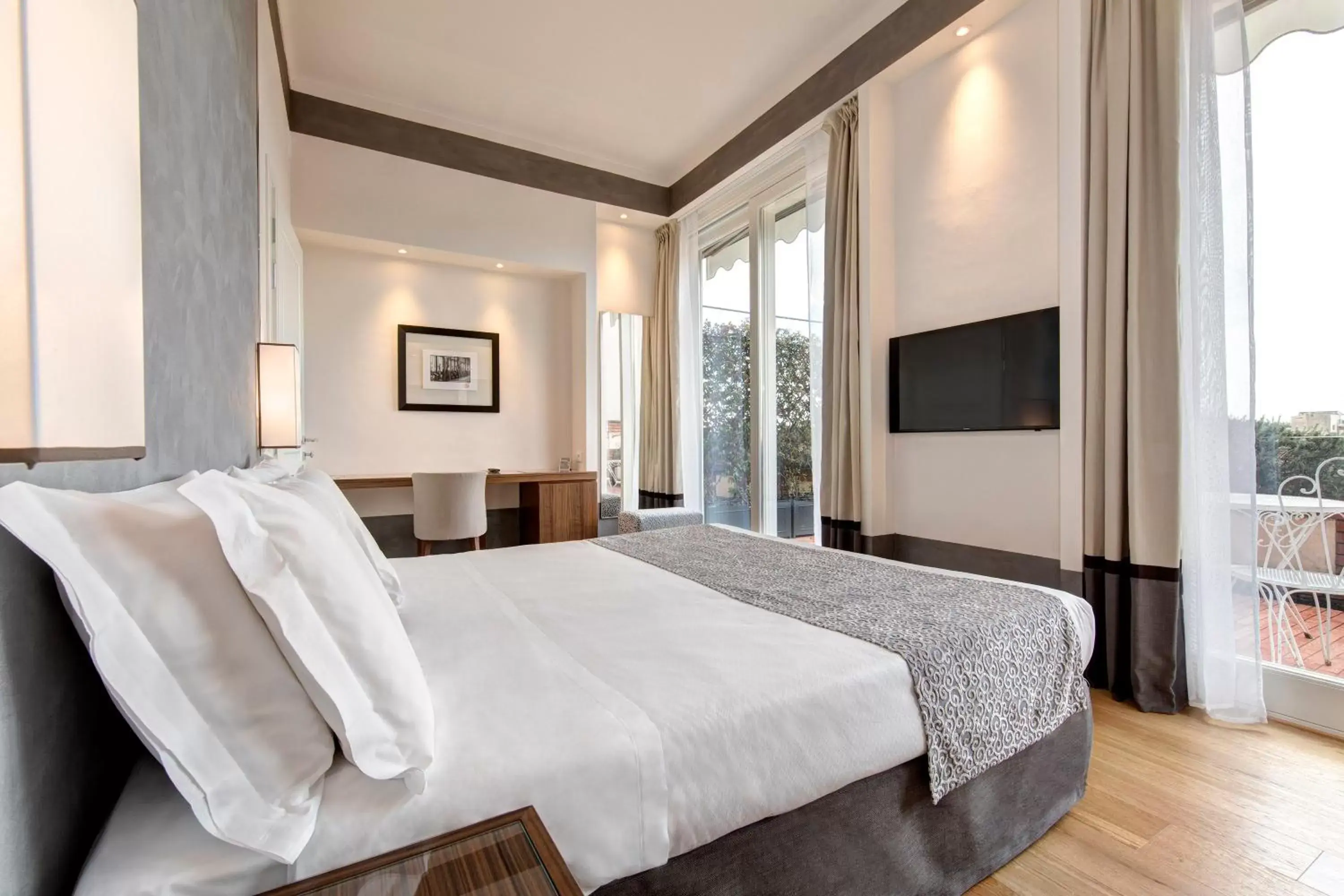 Photo of the whole room, Bed in Hotel Orto de' Medici