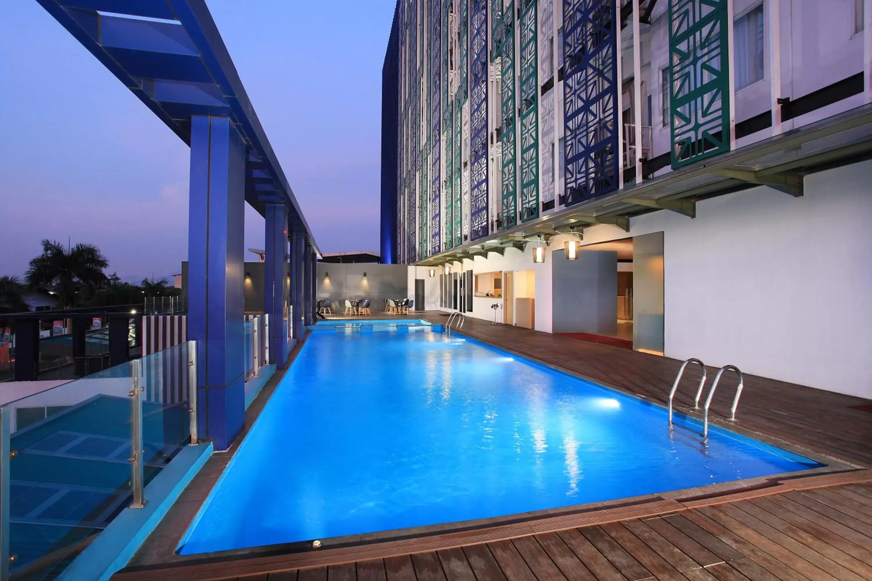 Swimming Pool in Swiss-Belinn Modern Cikande