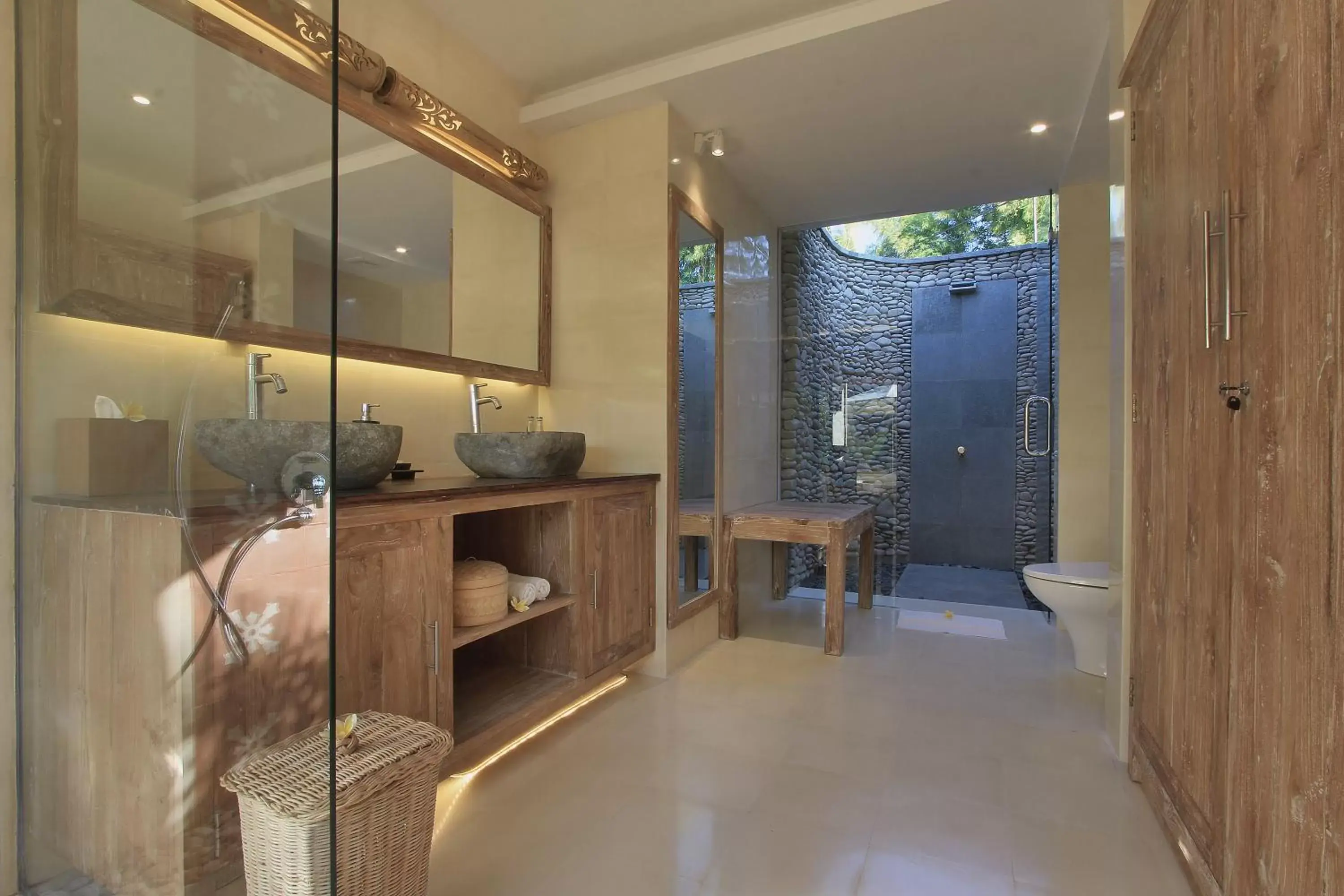 Toilet, Bathroom in The Sankara Resort by Pramana