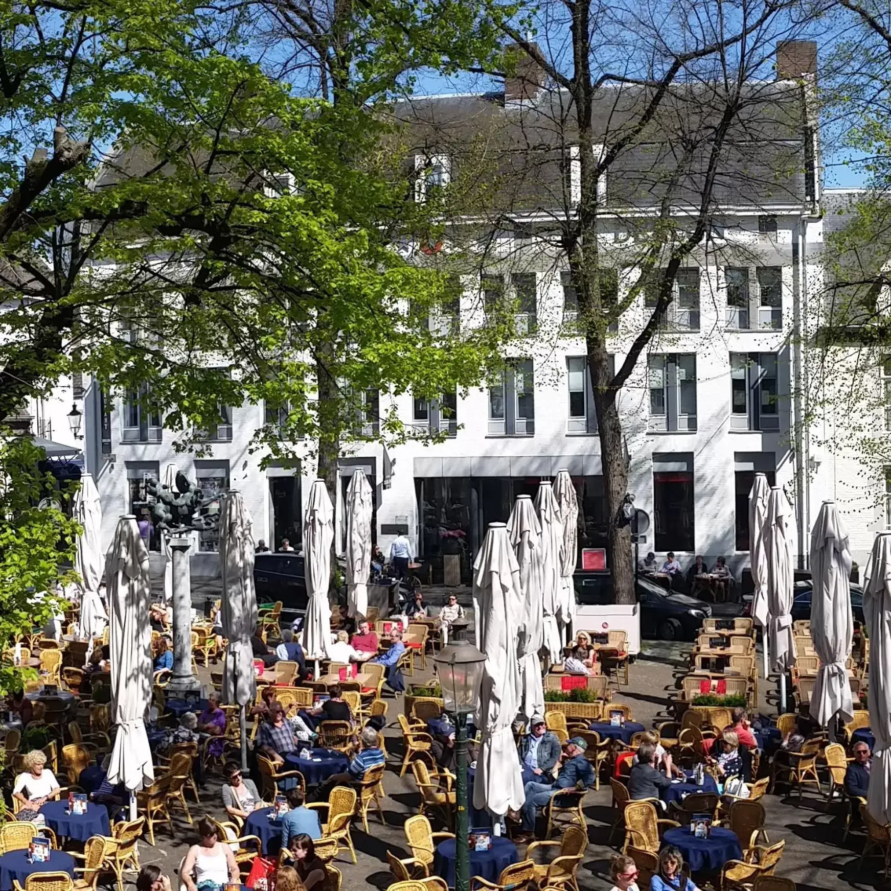Restaurant/places to eat in Derlon Hotel Maastricht