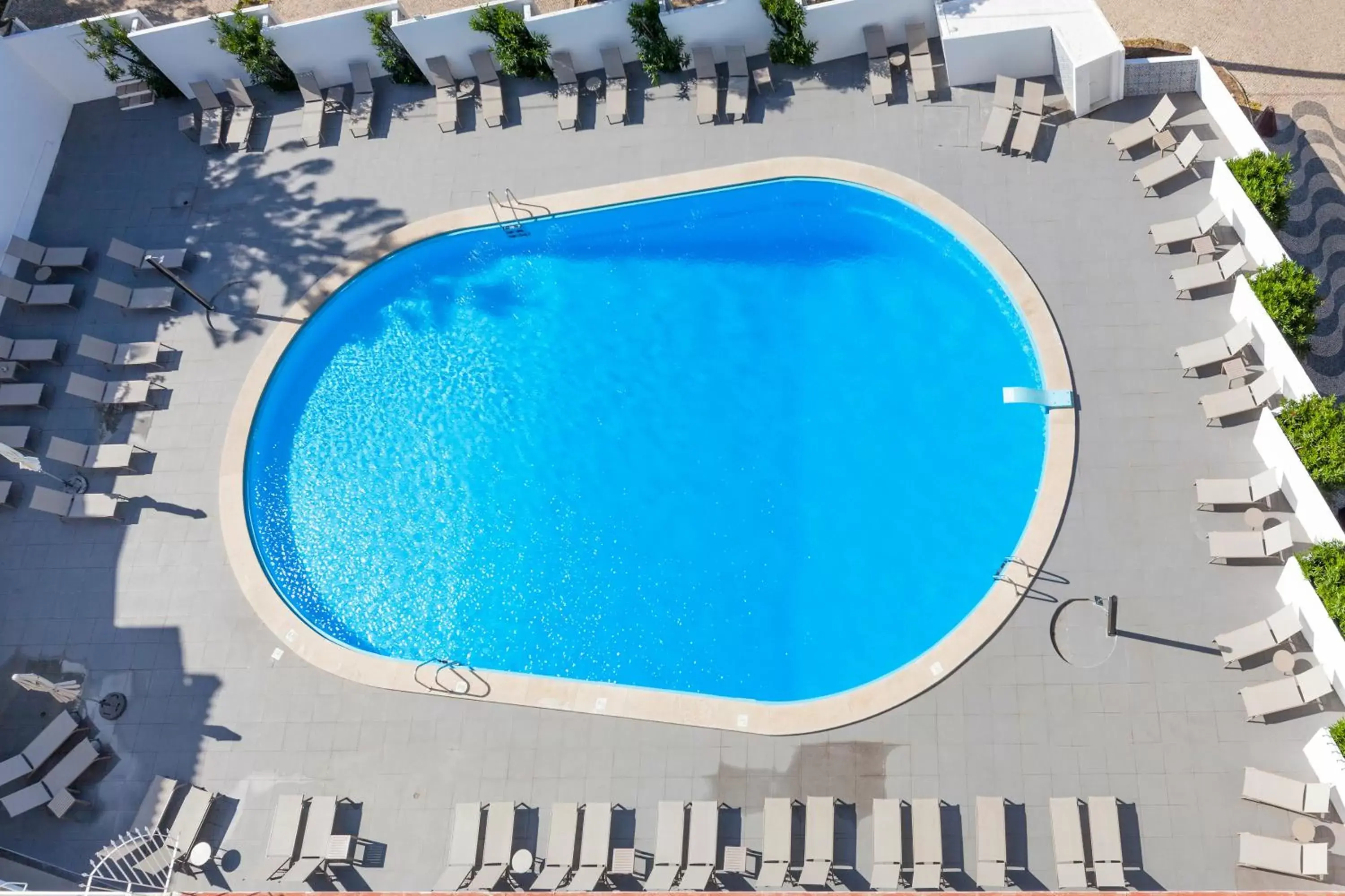 Pool view in Carcavelos Beach Hotel Pool view in Carcavelos Beach Hotel