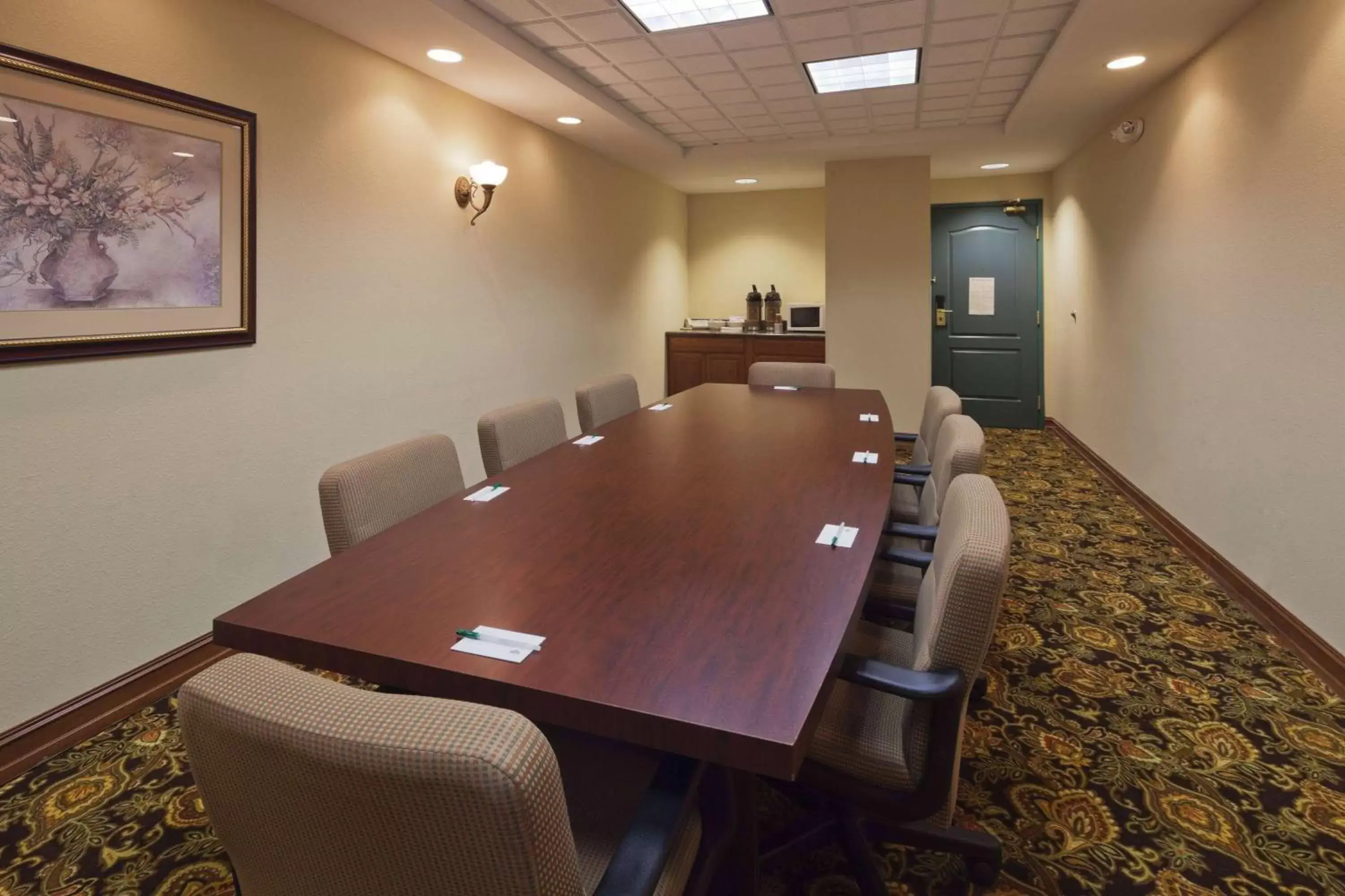 Meeting/conference room in Wingate By Wyndham