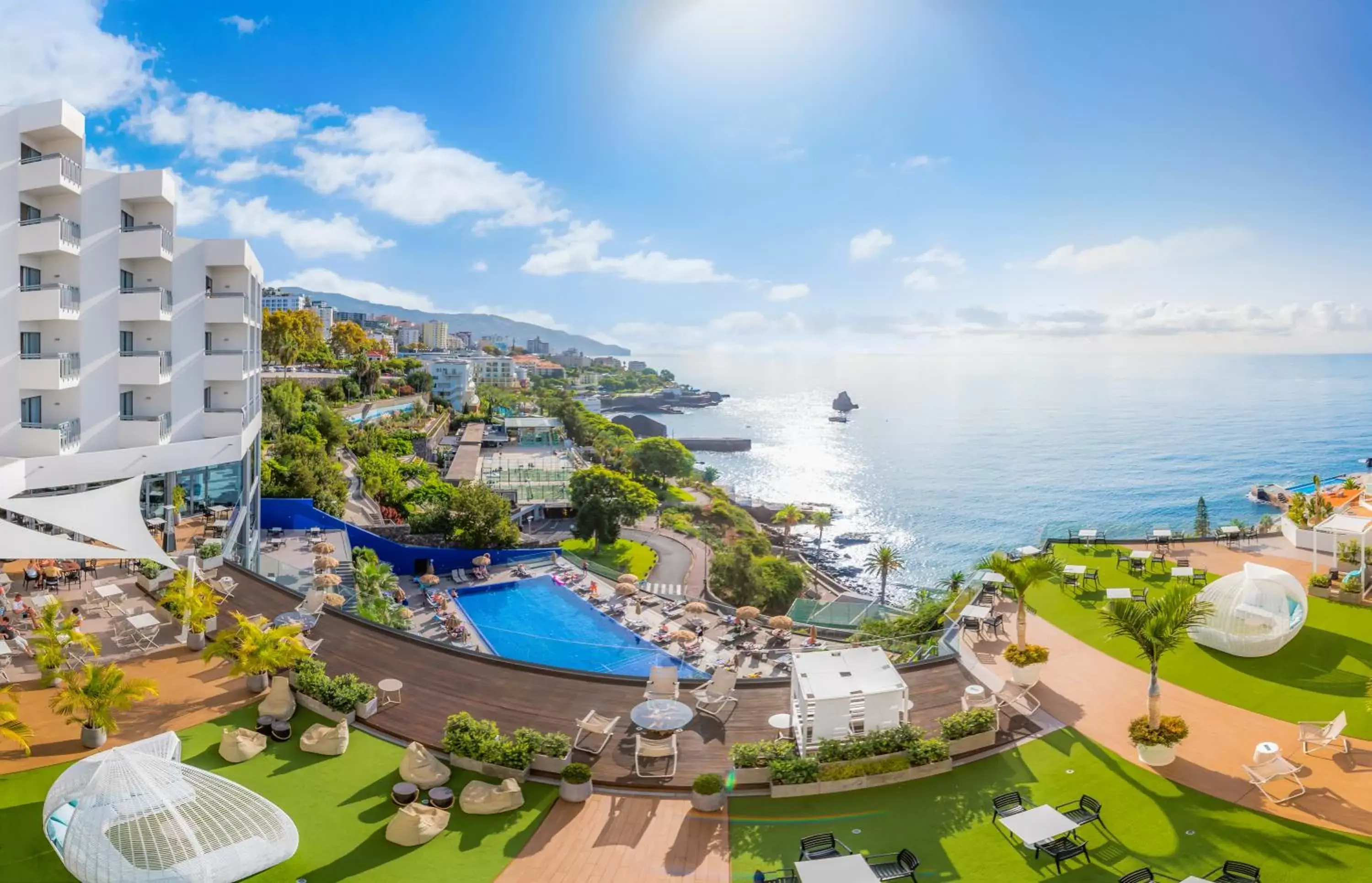 Bird's eye view, Pool View in Hotel Baia Azul