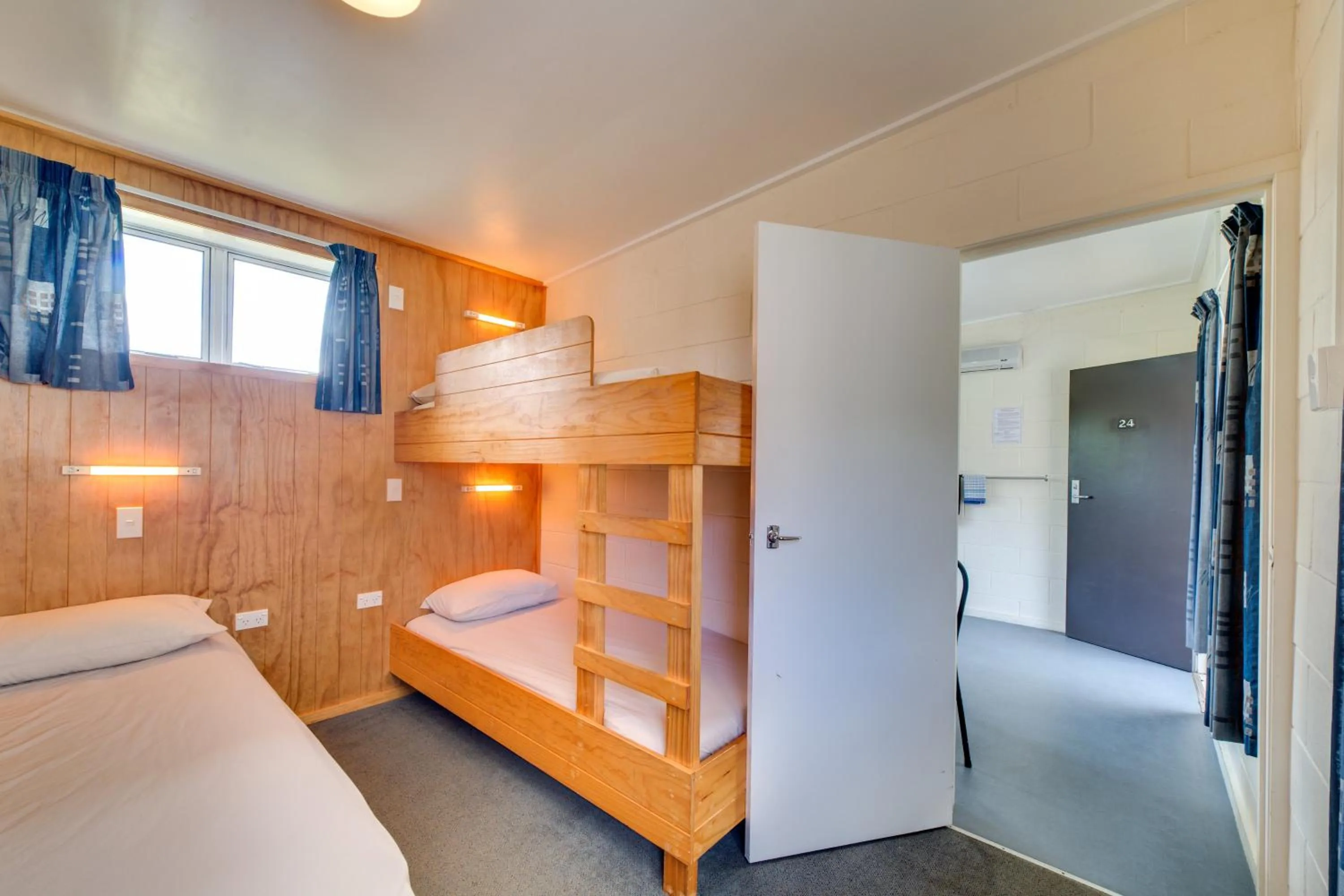 bunk bed, Bed in Wellington TOP 10 Holiday Park