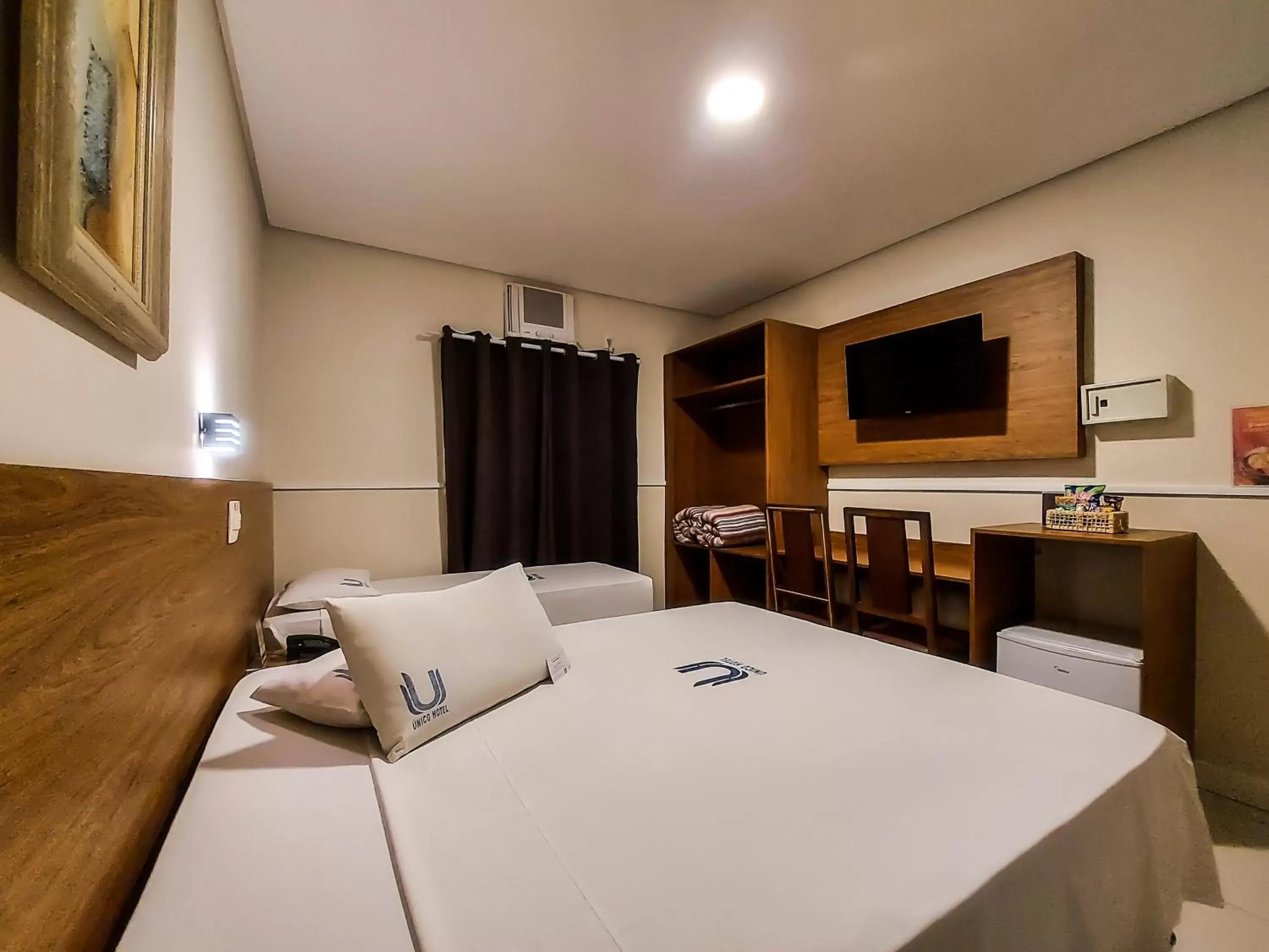 View (from property/room), Bed in Hotel Itamarati Centro-República View (from property/room), Bed in Hotel Itamarati Centro-República