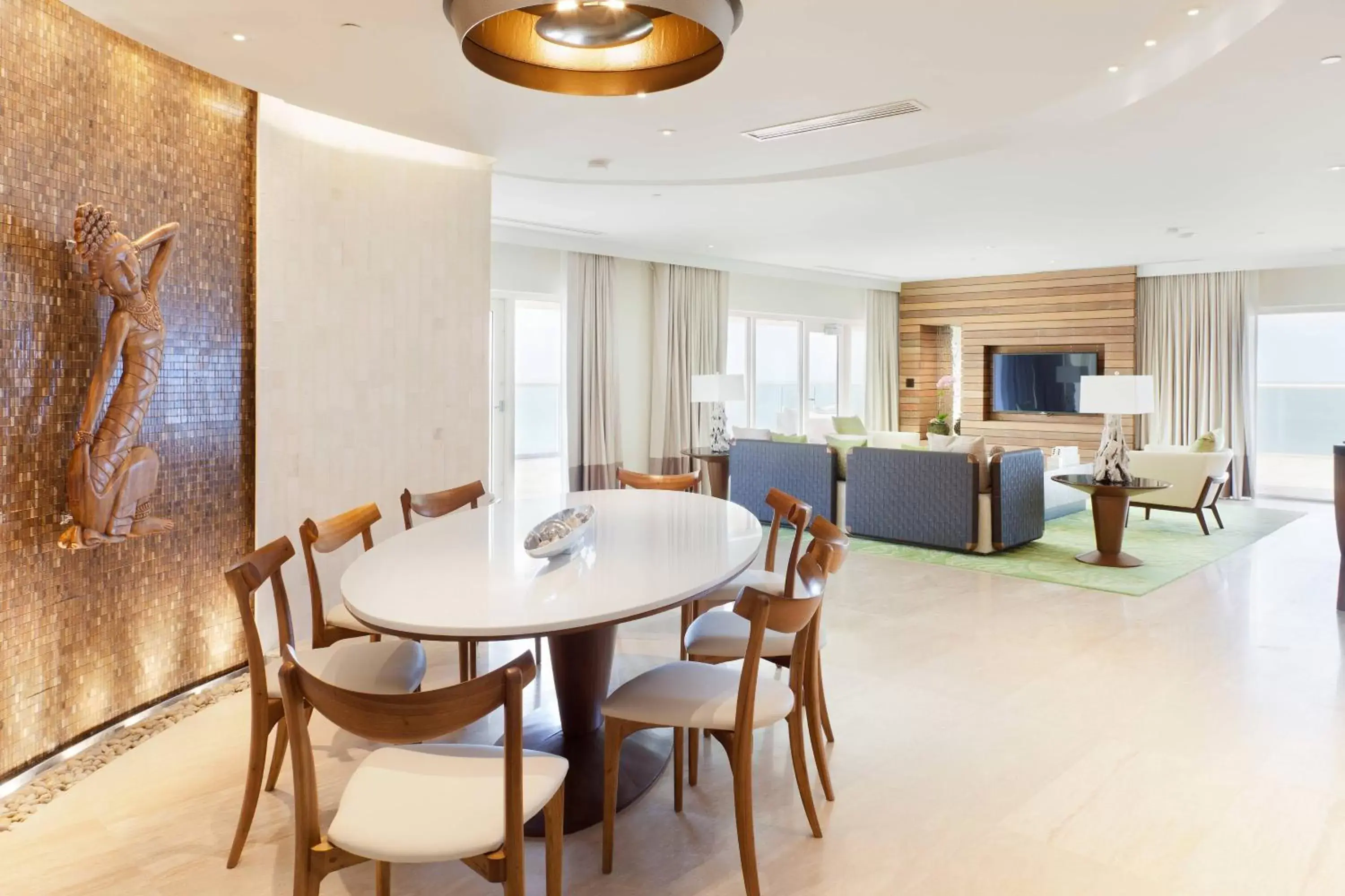 Photo of the whole room, Dining Area in JW Marriott Marco Island Beach Resort