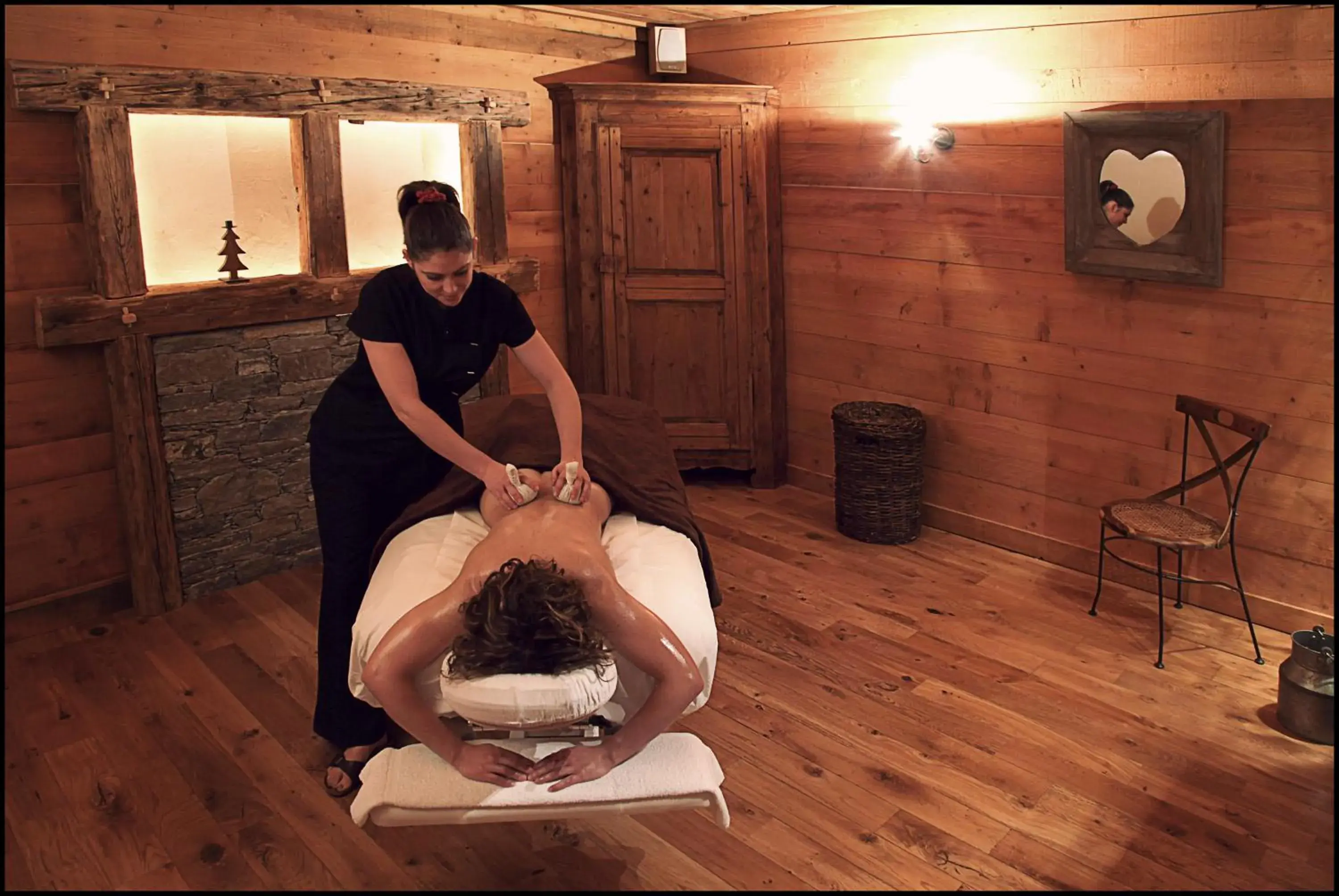 Spa and wellness centre/facilities in Chalet-Hotel La Marmotte, La Tapiaz & SPA, The Originals Relais (Hotel-Chalet de Tradition)