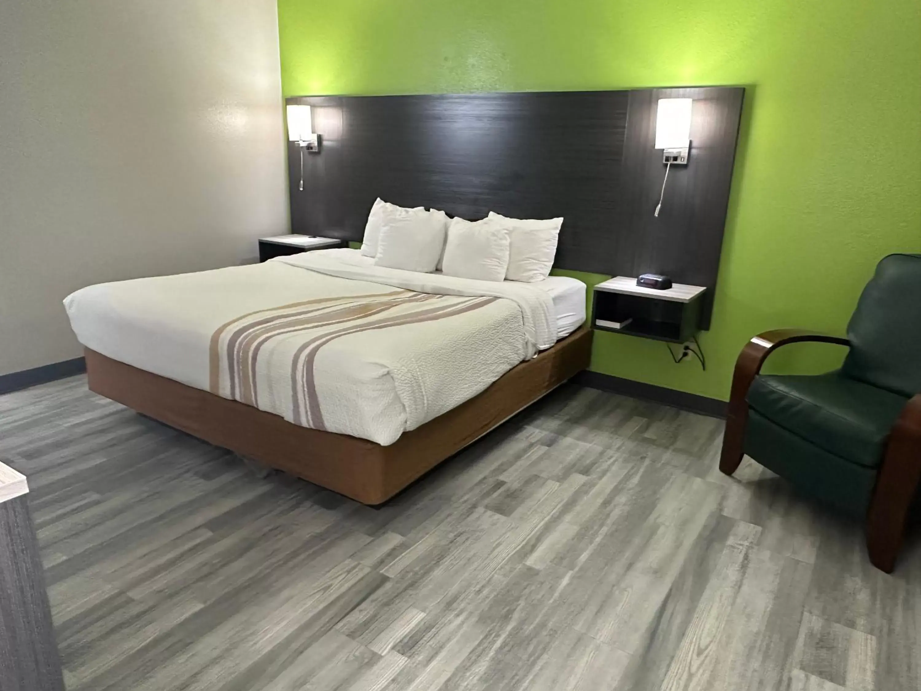 Bedroom, Bed in La Quinta Inn by Wyndham Omaha Southwest