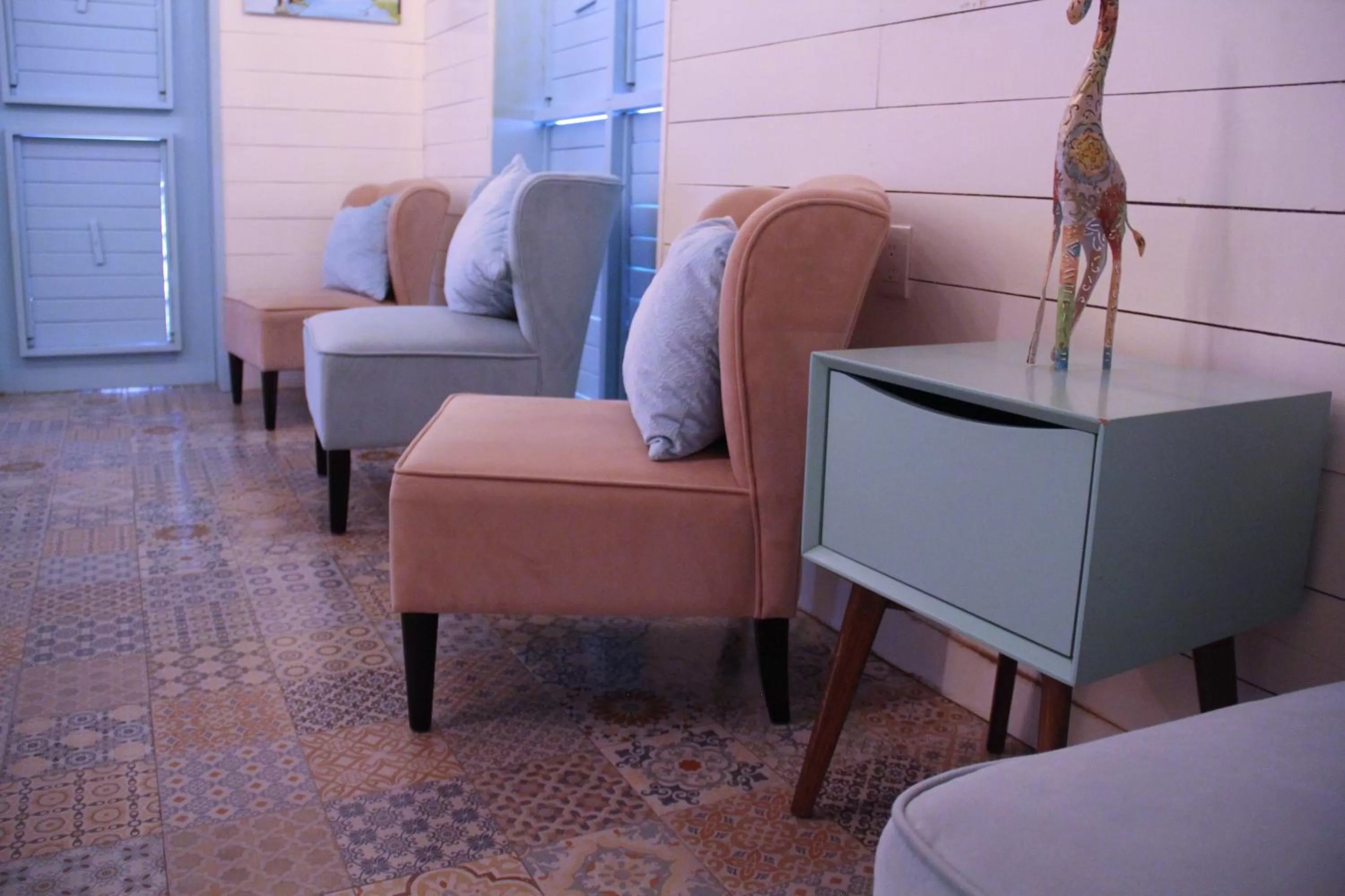 Living room, Seating Area in Casa Shiva Bacalar by MIJ