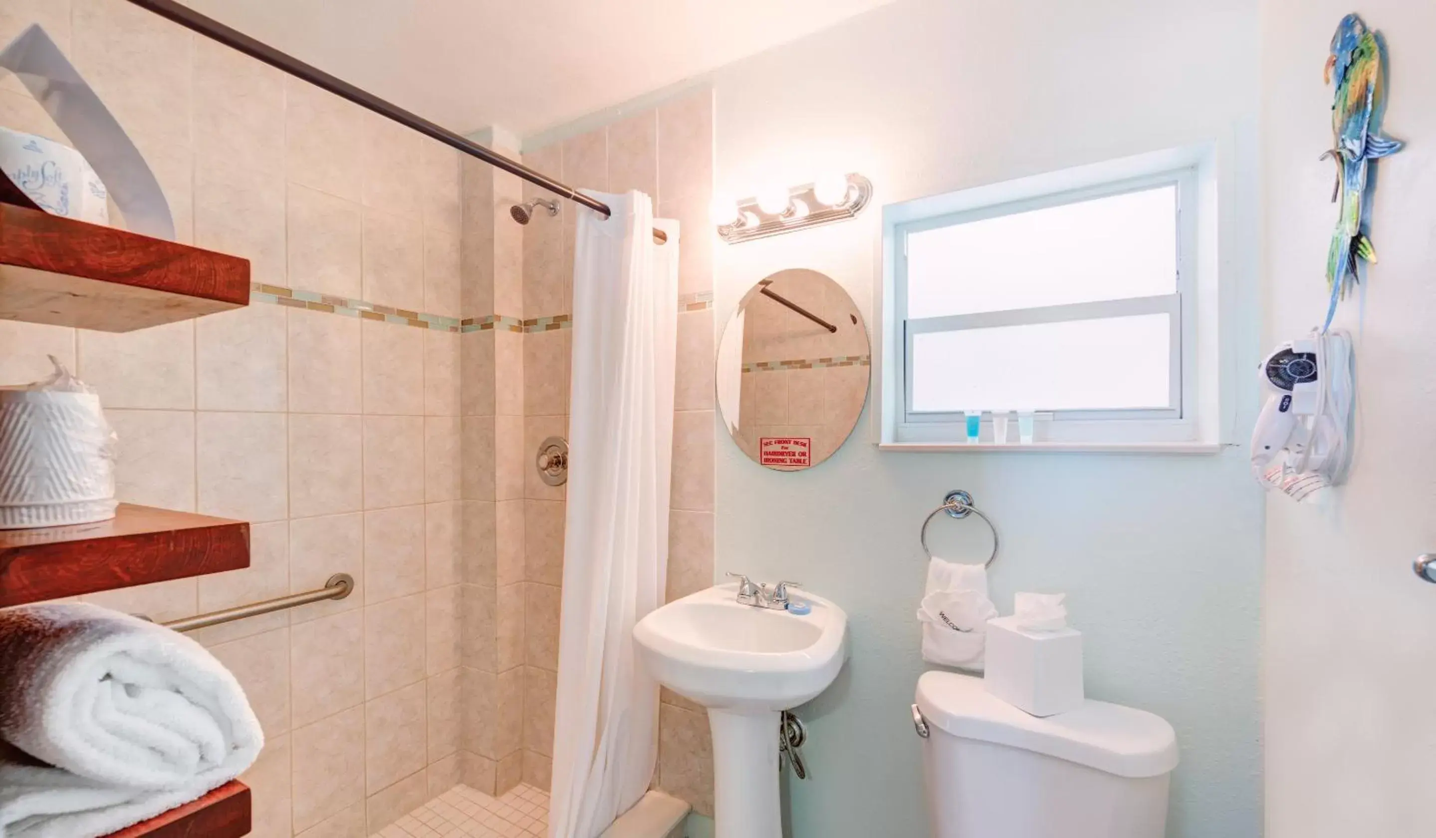 Bathroom in Creekside Inn Islamorada