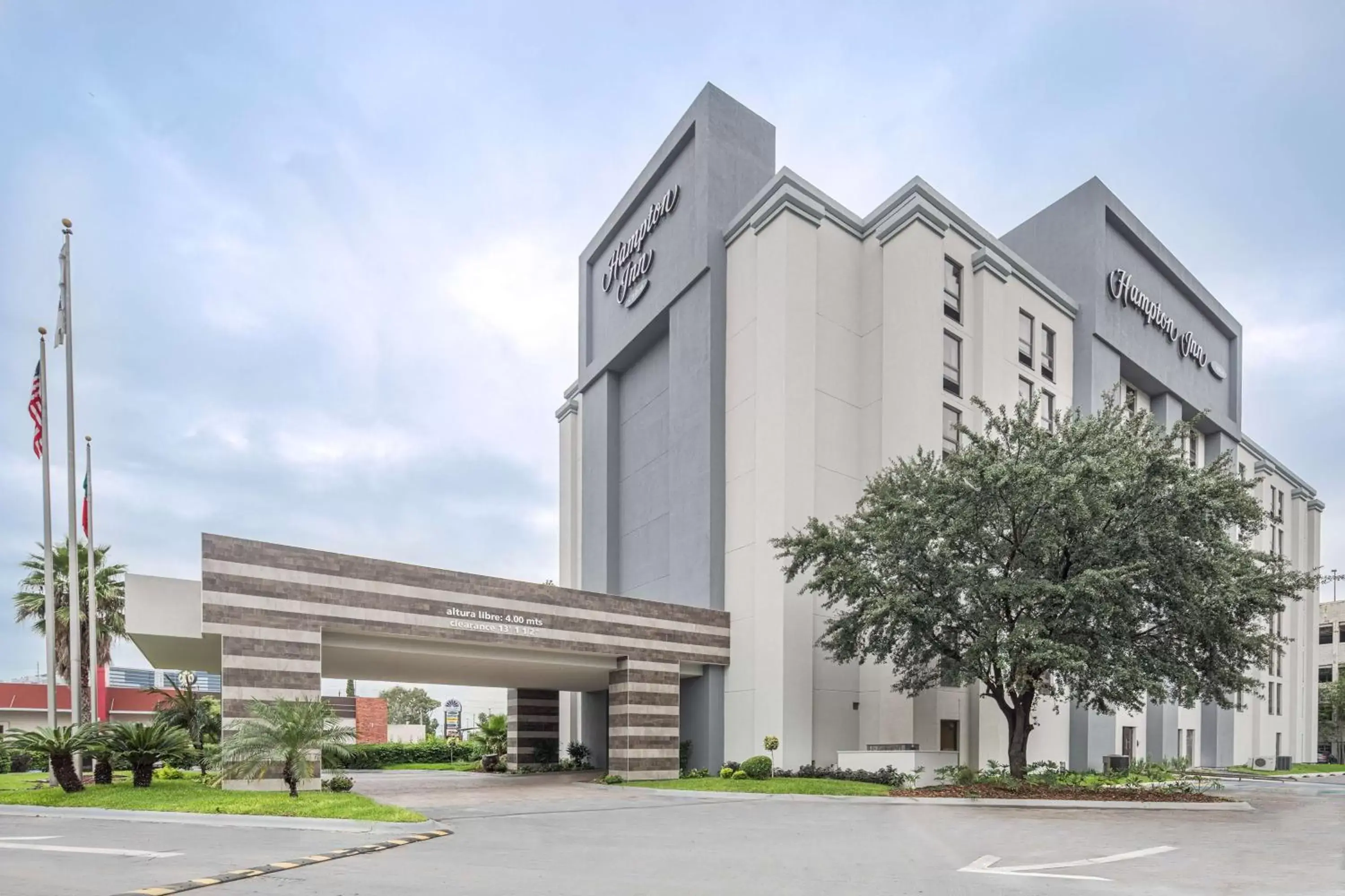 Property building in Hampton by Hilton Monterrey Galerias Obispado Property building in Hampton by Hilton Monterrey Galerias Obispado