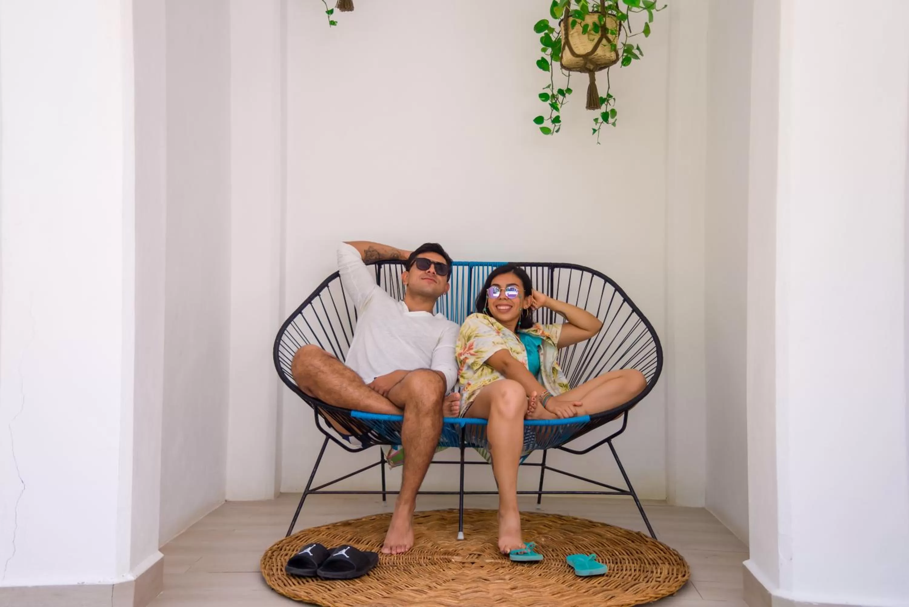 People in Albatros Suites by Bedsfriends