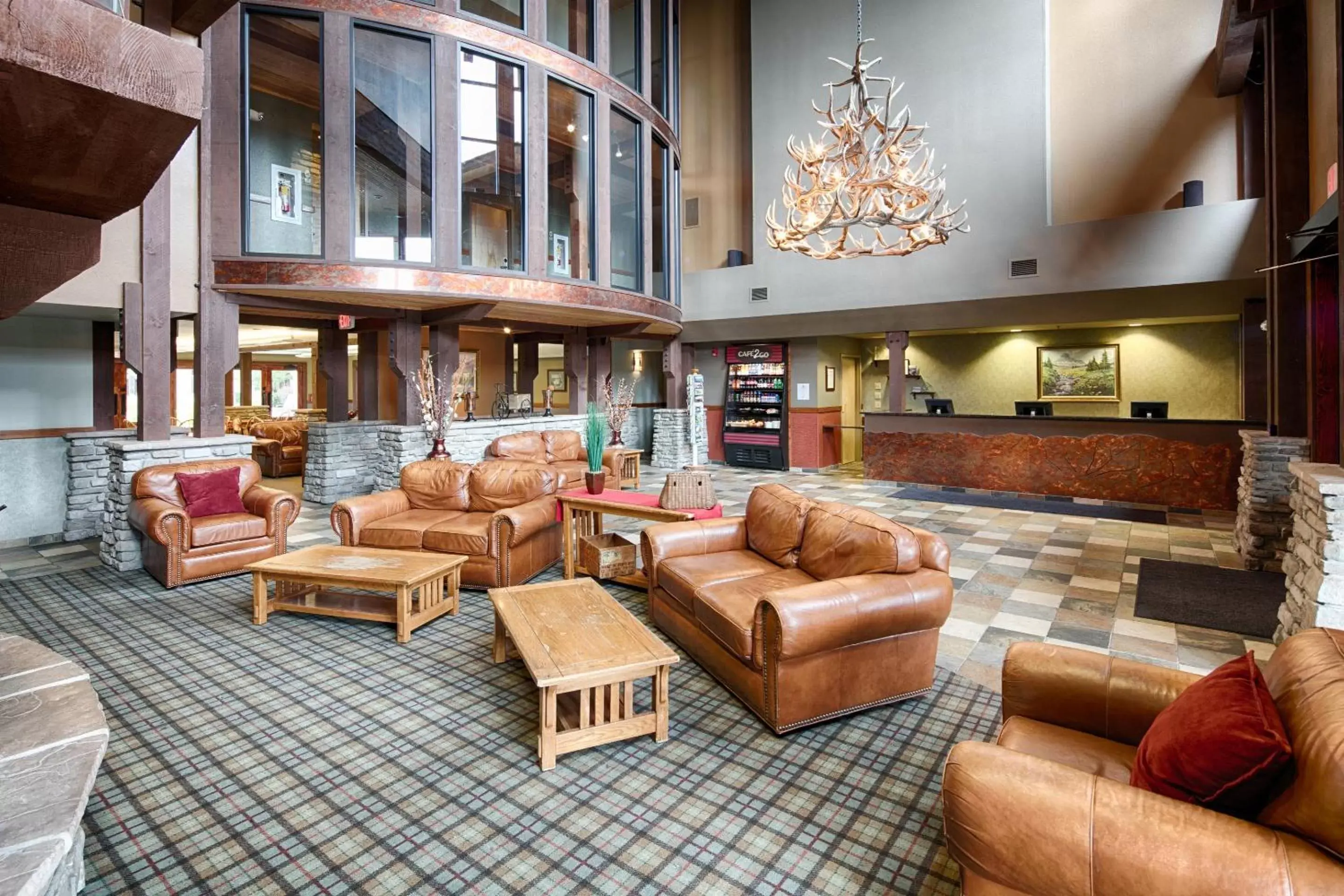 Lobby or reception, Lounge/Bar in Red Lion Hotel Kalispell