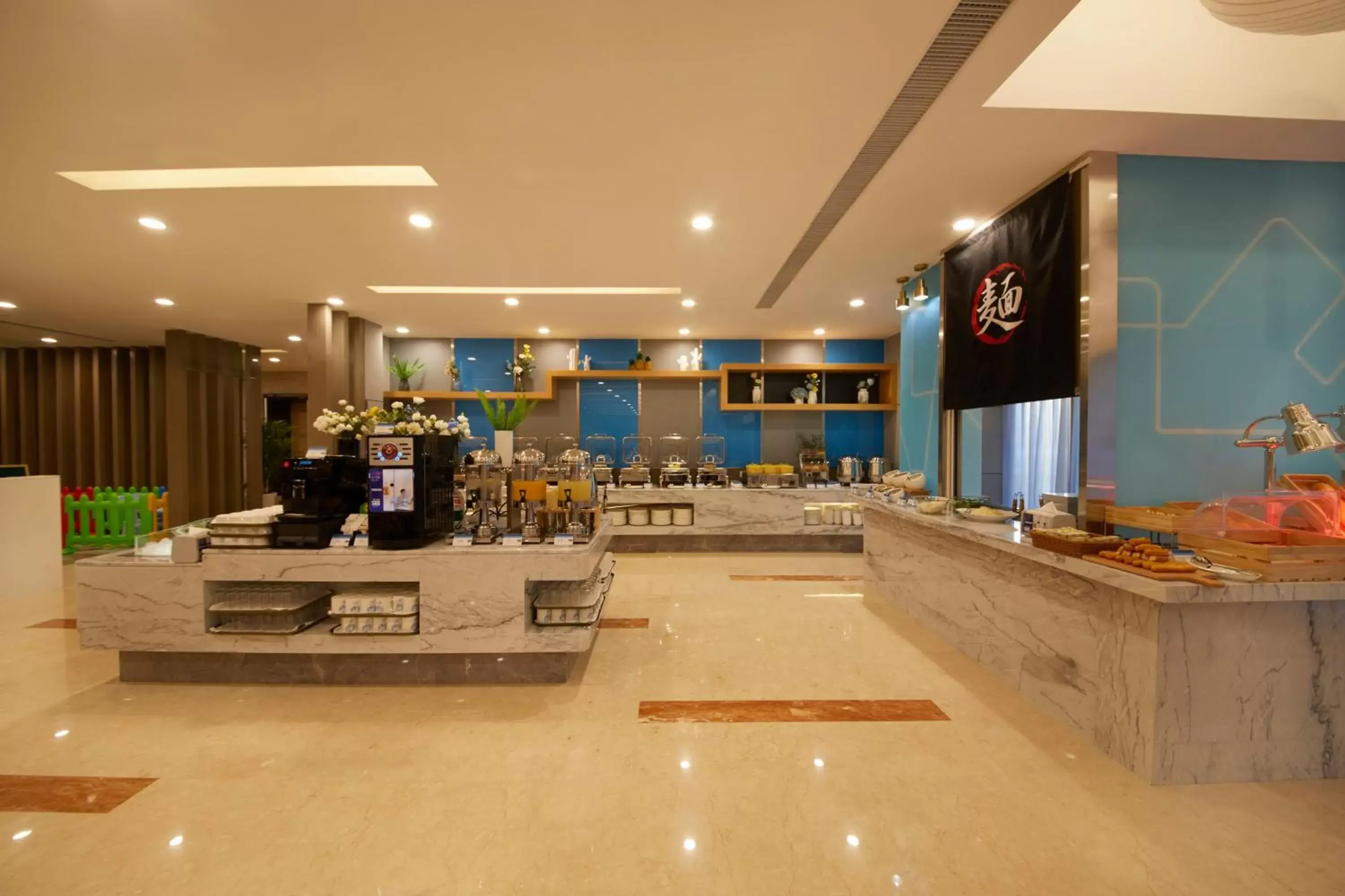 Breakfast in Holiday Inn Express Zhengzhou Zhengdong by IHG Breakfast in Holiday Inn Express Zhengzhou Zhengdong by IHG
