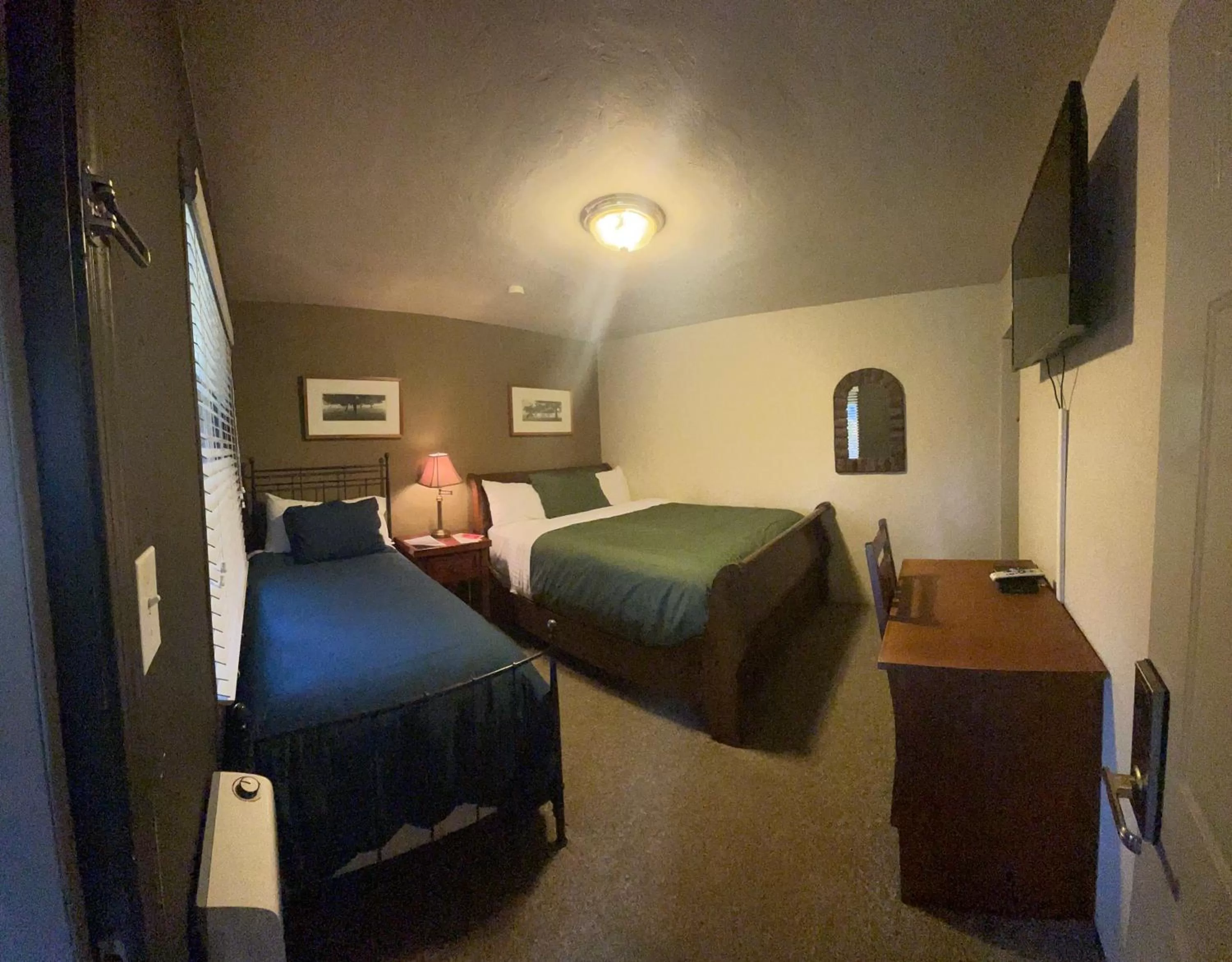 Bed in Sierra Woods Lodge