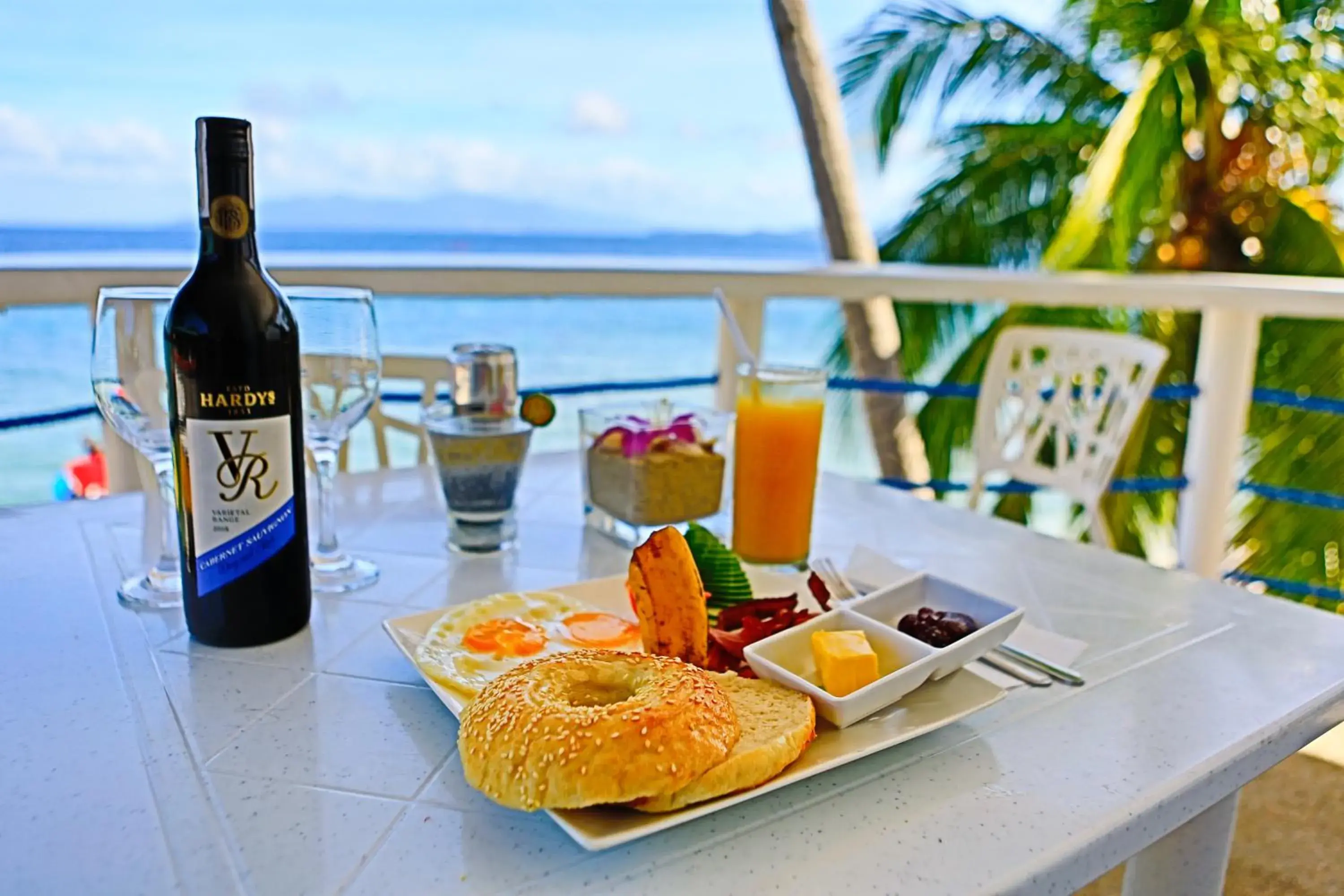Food and drinks in Arkipelago Beach Resort